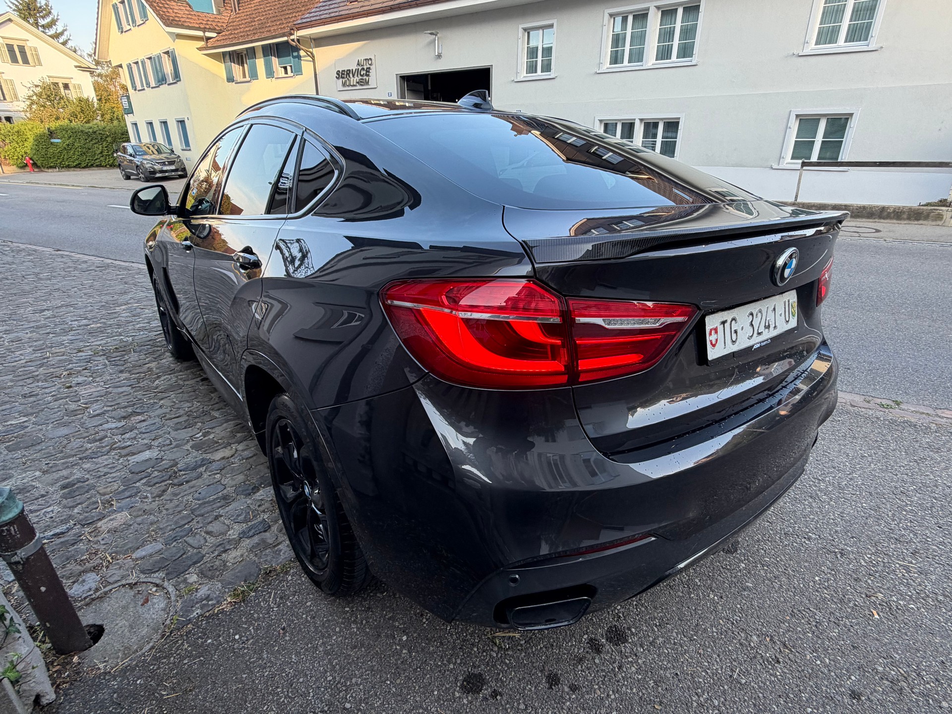 BMW X6 M50d Steptronic | NightVision | HeadUp | 360° Kamera | Frisch MFK | LEDER | M-Paket | AHK 3500kg | Glasdach-image-5