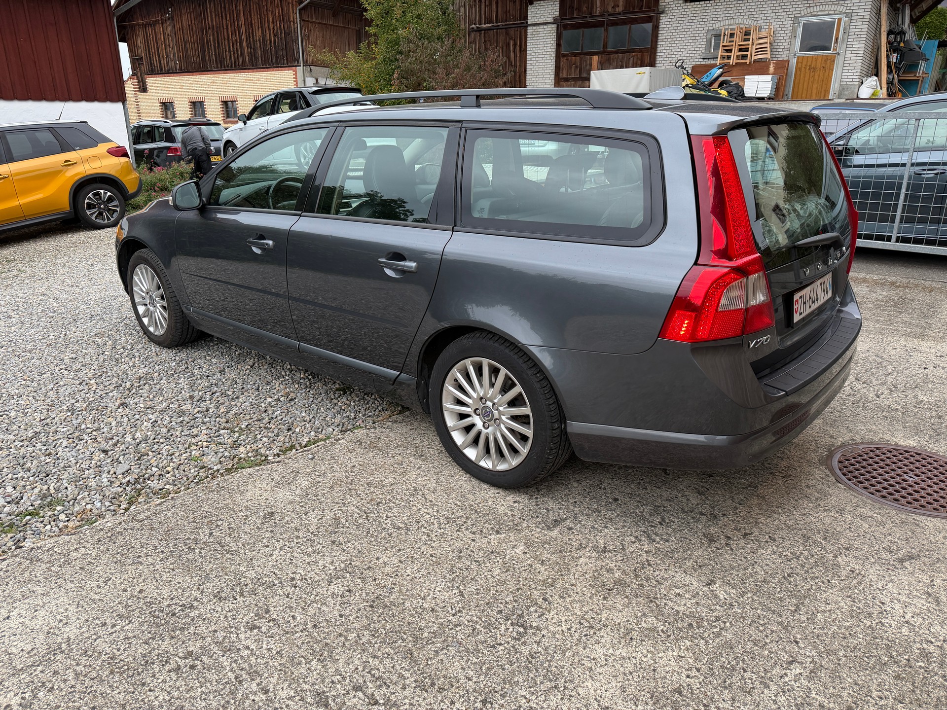 VOLVO V70 2.0D Momentum-image-4