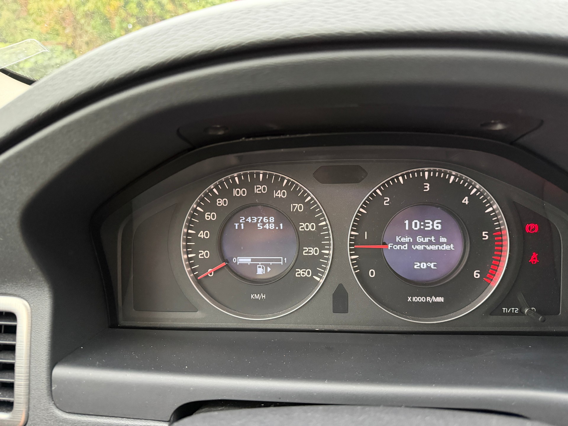 VOLVO V70 2.0D Momentum-image-9