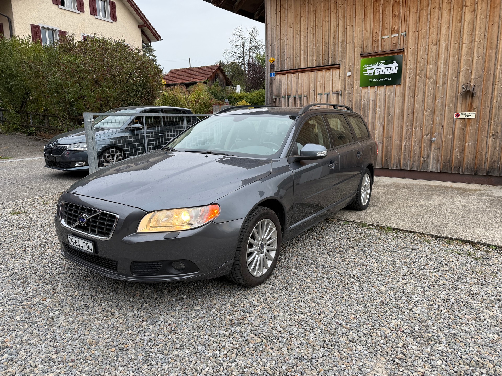 VOLVO V70 2.0D Momentum-image-0