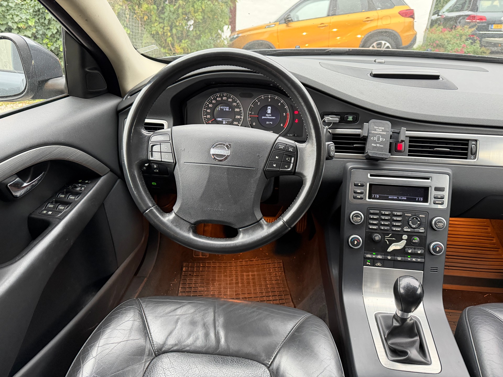 VOLVO V70 2.0D Momentum-image-7