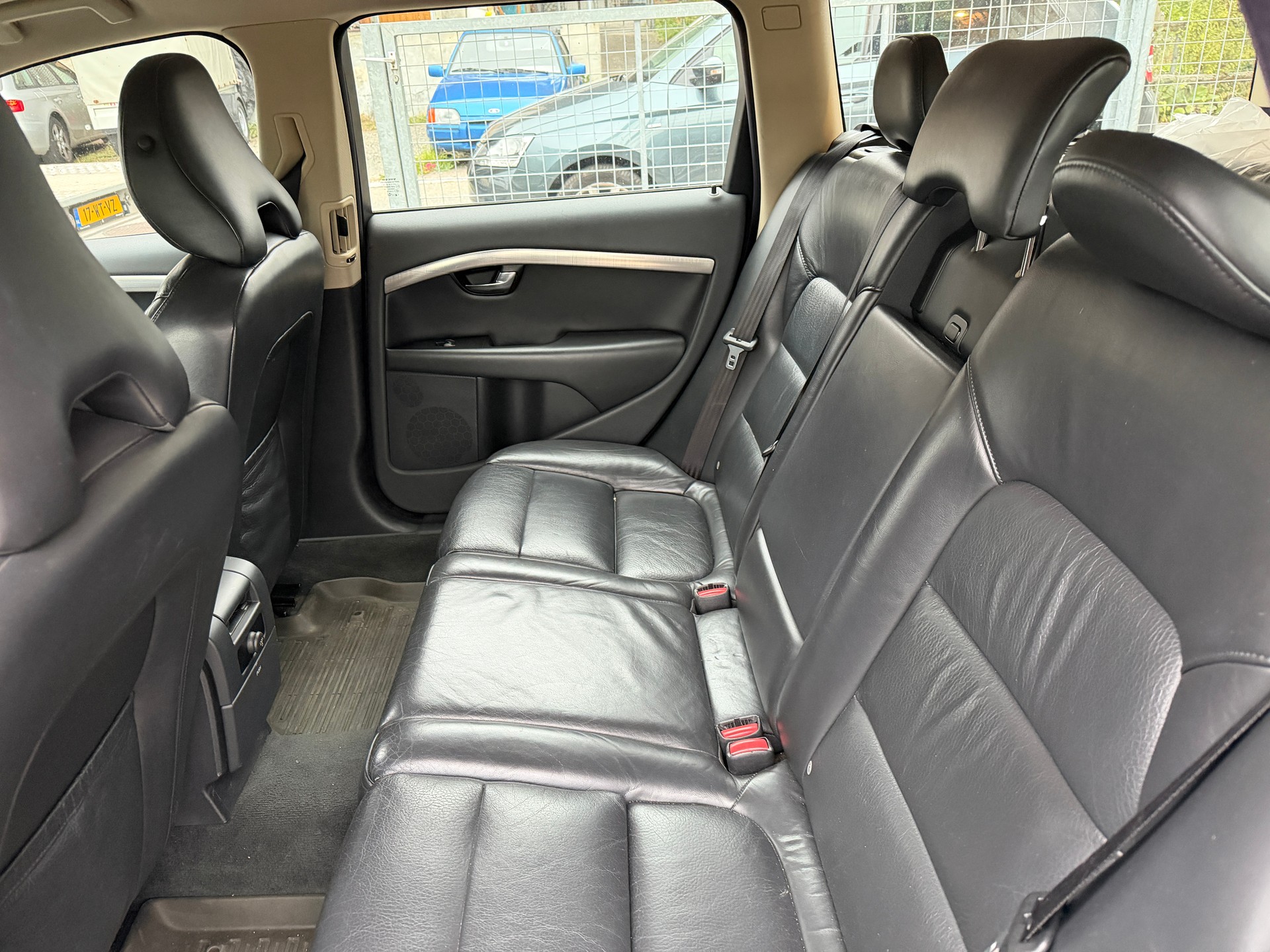 VOLVO V70 2.0D Momentum-image-6