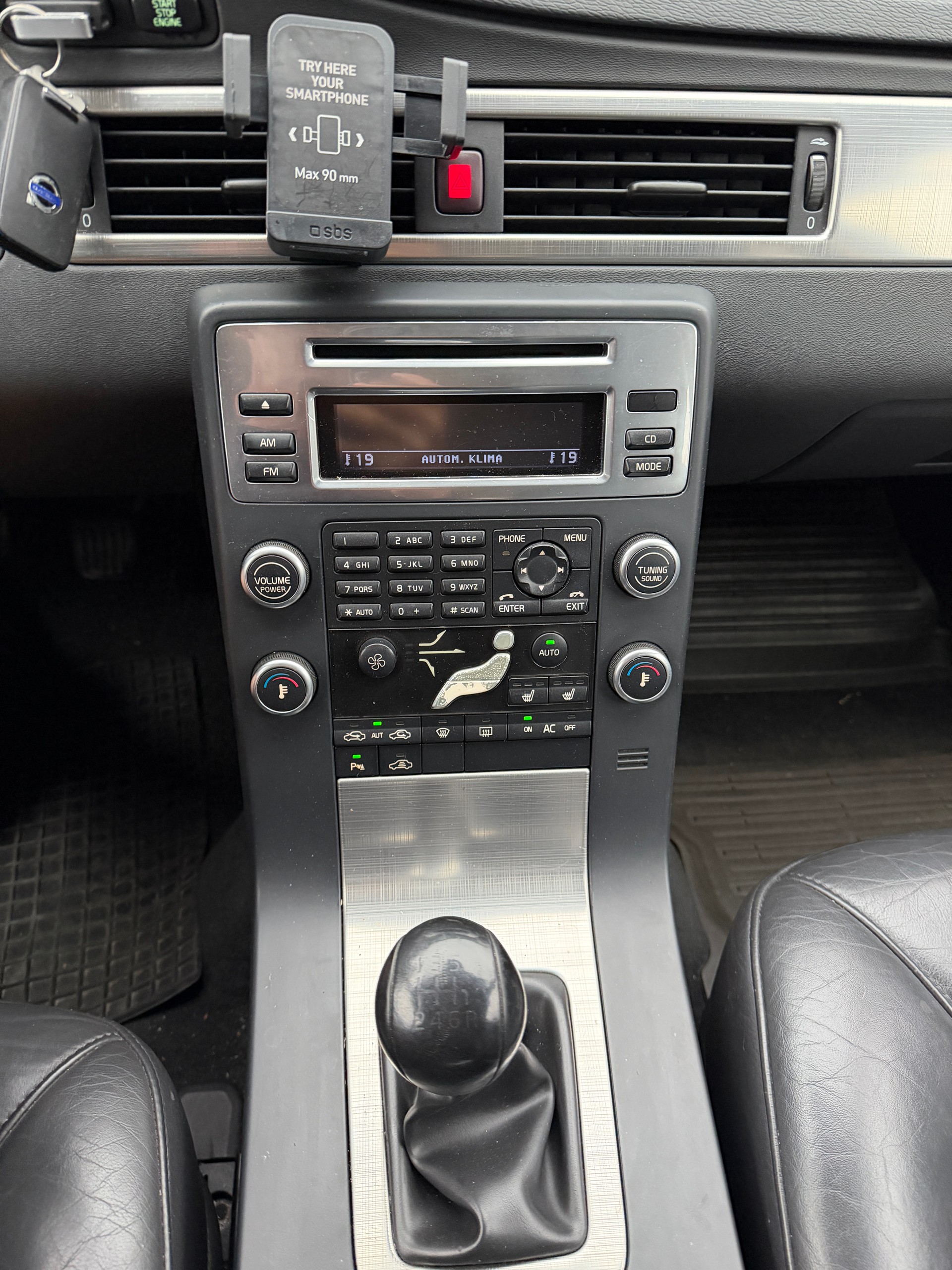 VOLVO V70 2.0D Momentum-image-10