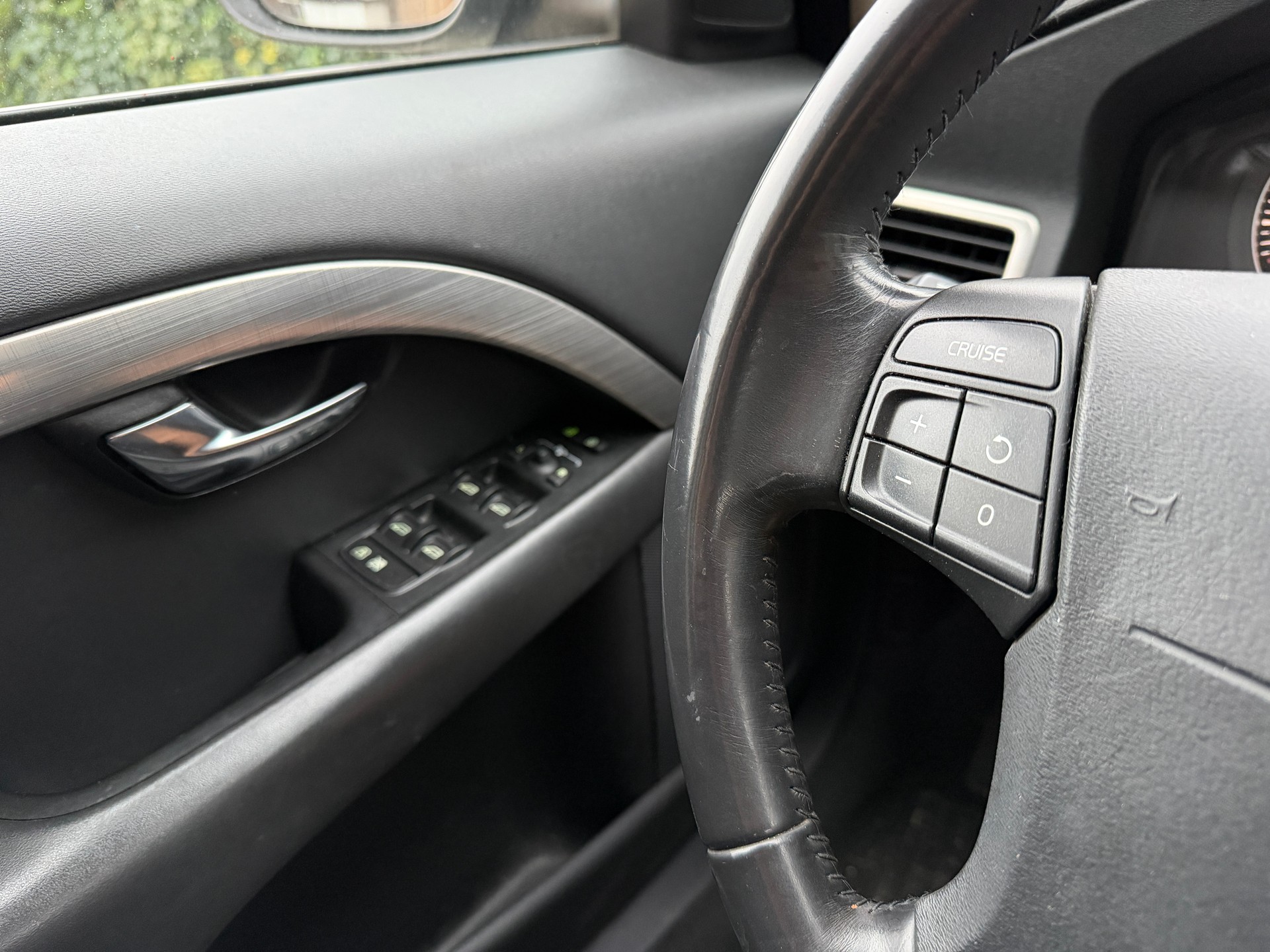 VOLVO V70 2.0D Momentum-image-11