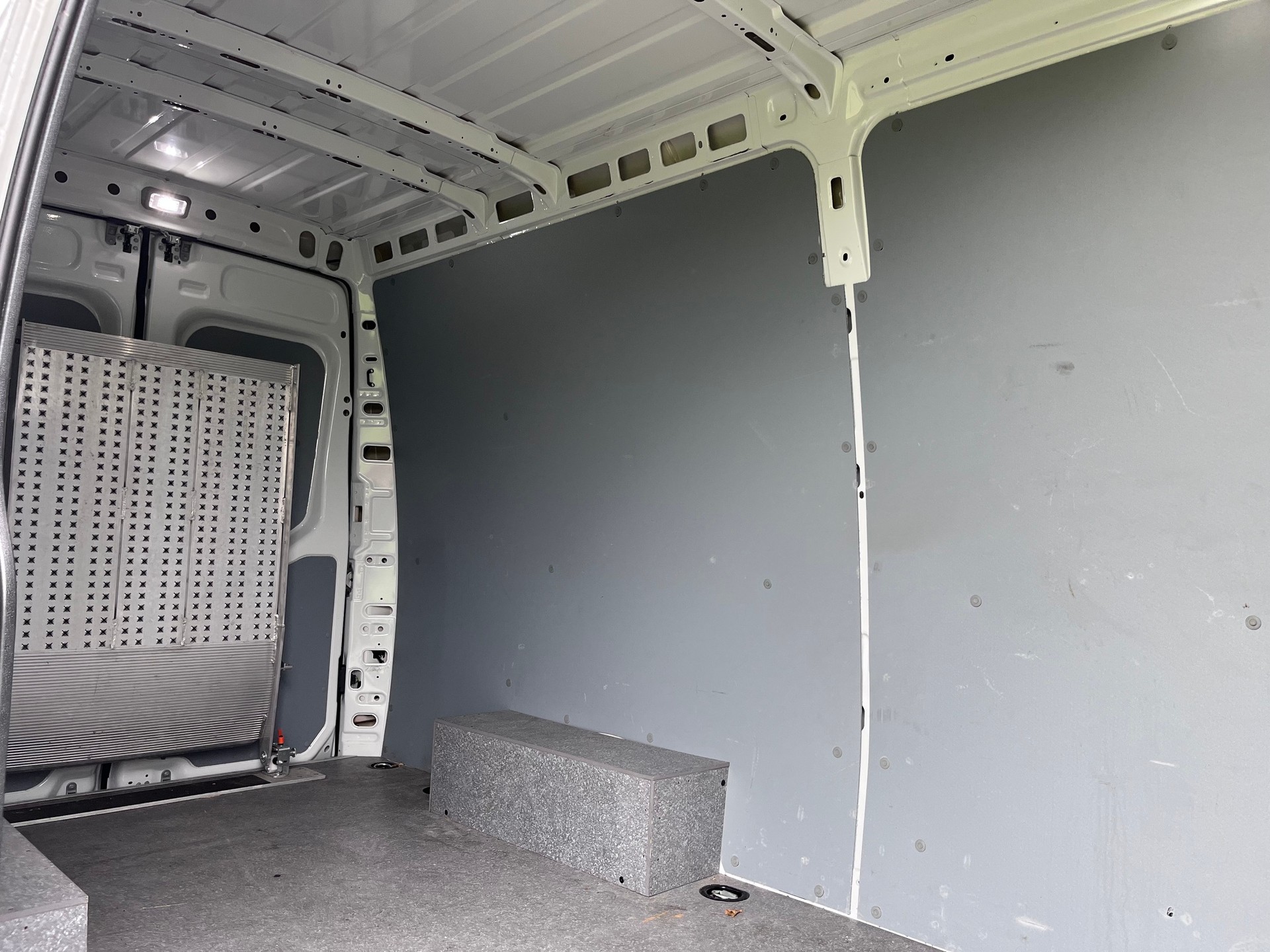 IVECO 35 S 14H A8 V-image-11