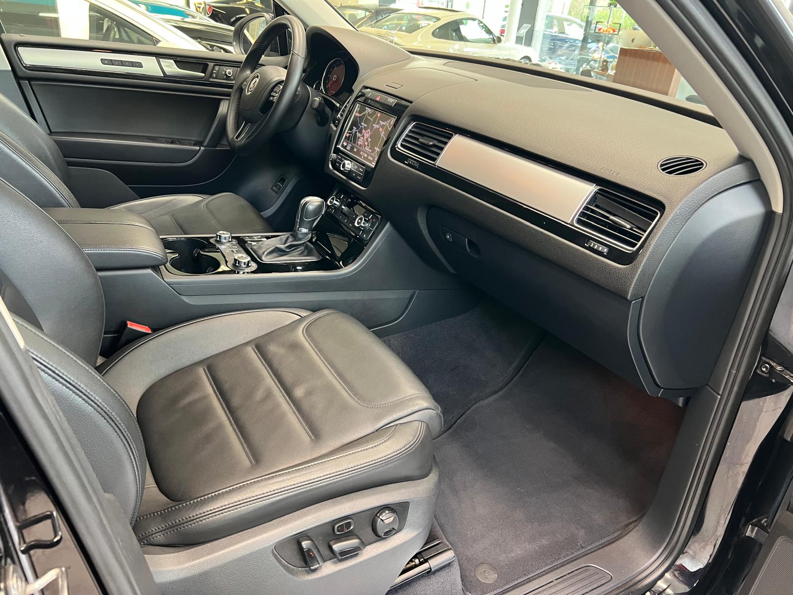 VW Touareg 3.0 V6 TDI 245PS BlueMT-image-3