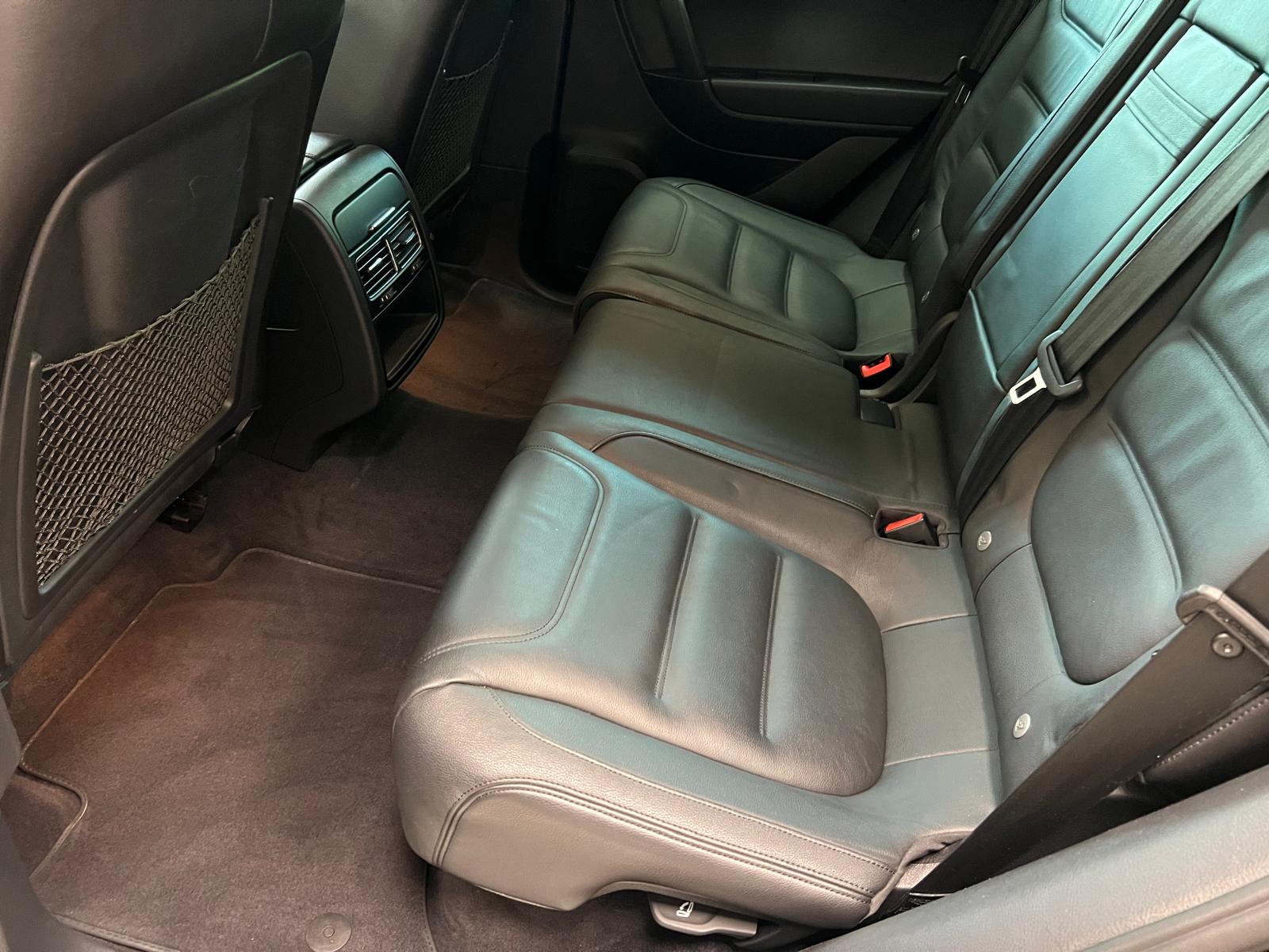 VW Touareg 3.0 V6 TDI 245PS BlueMT-image-9