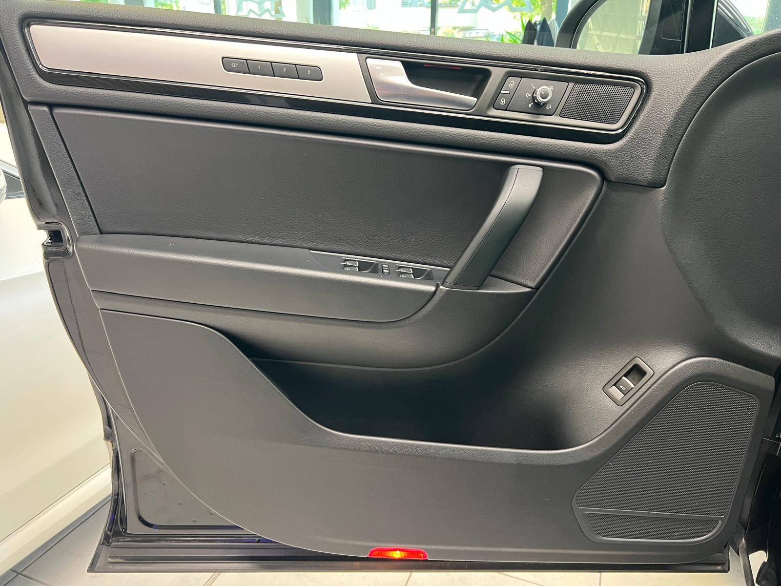 VW Touareg 3.0 V6 TDI 245PS BlueMT-image-4