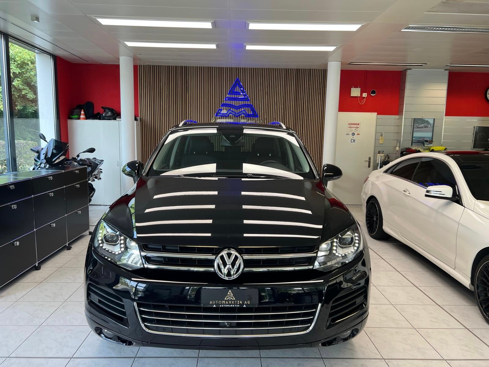 VW Touareg 3.0 V6 TDI 245PS BlueMT-image-1