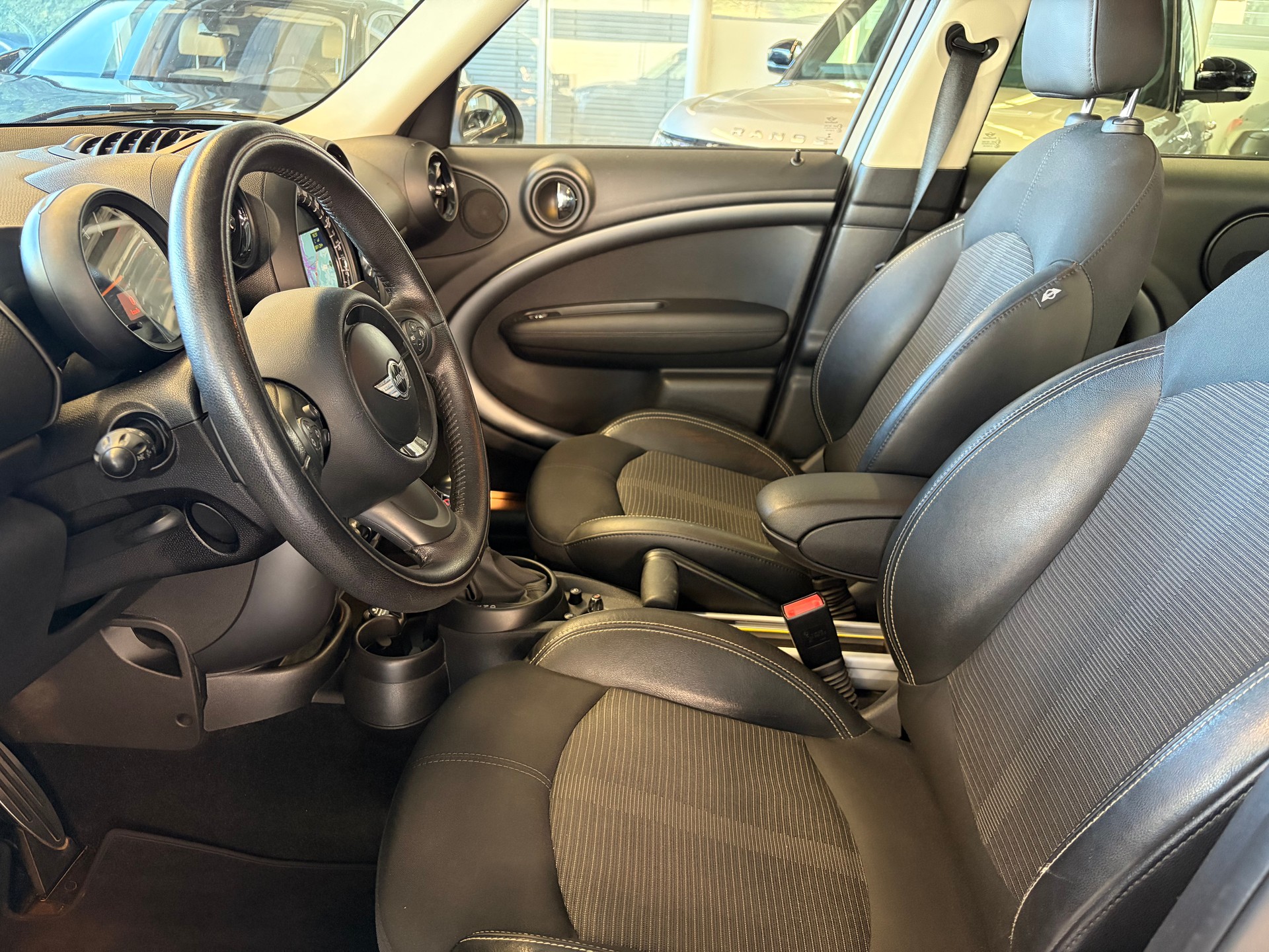 MINI Countryman Cooper SD ALL4 Snowhill | CH | CHILI | WIRED | Xenon | 18" | Piano Black Exterieur |-image-12