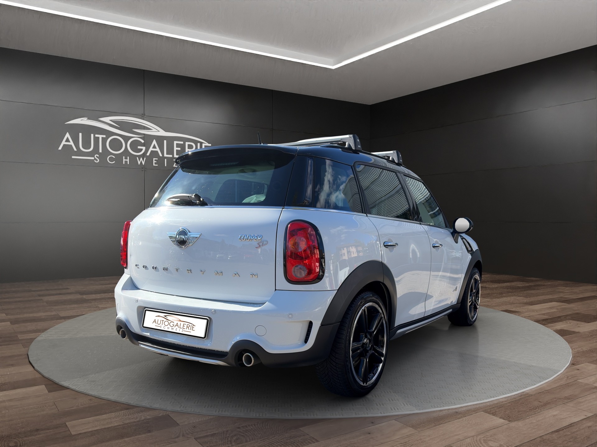 MINI Countryman Cooper SD ALL4 Snowhill | CH | CHILI | WIRED | Xenon | 18" | Piano Black Exterieur |-image-4