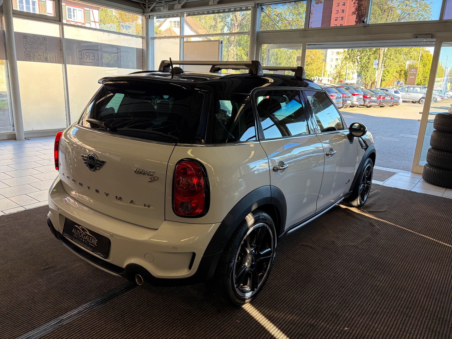 MINI Countryman Cooper SD ALL4 Snowhill | CH | CHILI | WIRED | Xenon | 18" | Piano Black Exterieur |-image-27