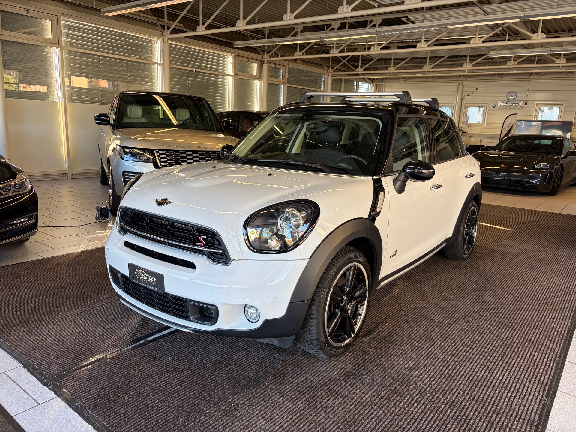 MINI Countryman Cooper SD ALL4 Snowhill | CH | CHILI | WIRED | Xenon | 18" | Piano Black Exterieur |-image-8