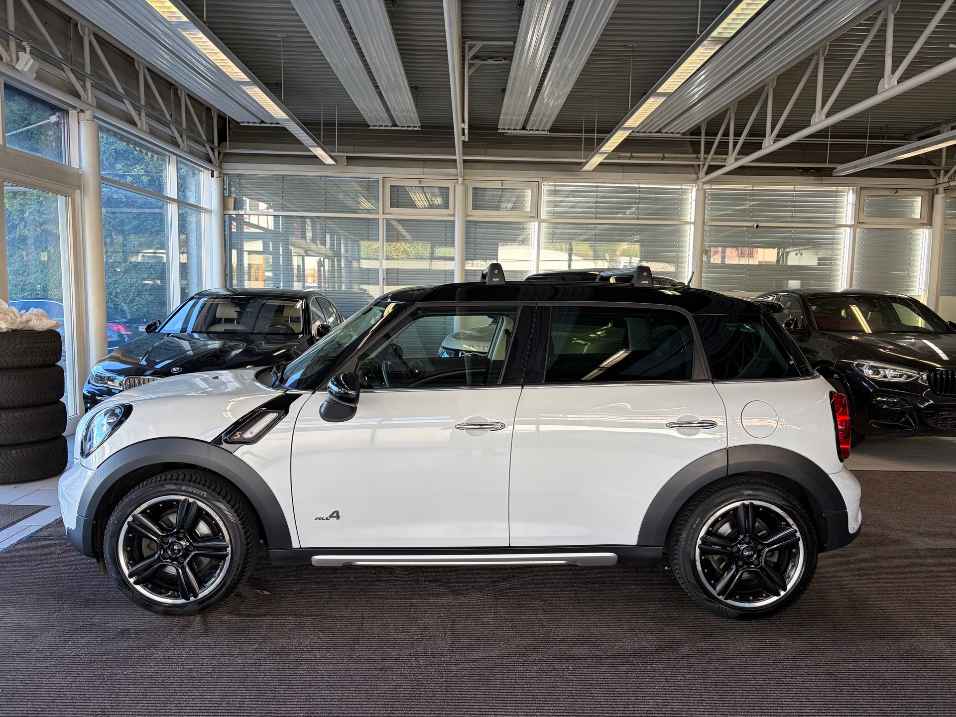 MINI Countryman Cooper SD ALL4 Snowhill | CH | CHILI | WIRED | Xenon | 18" | Piano Black Exterieur |-image-10