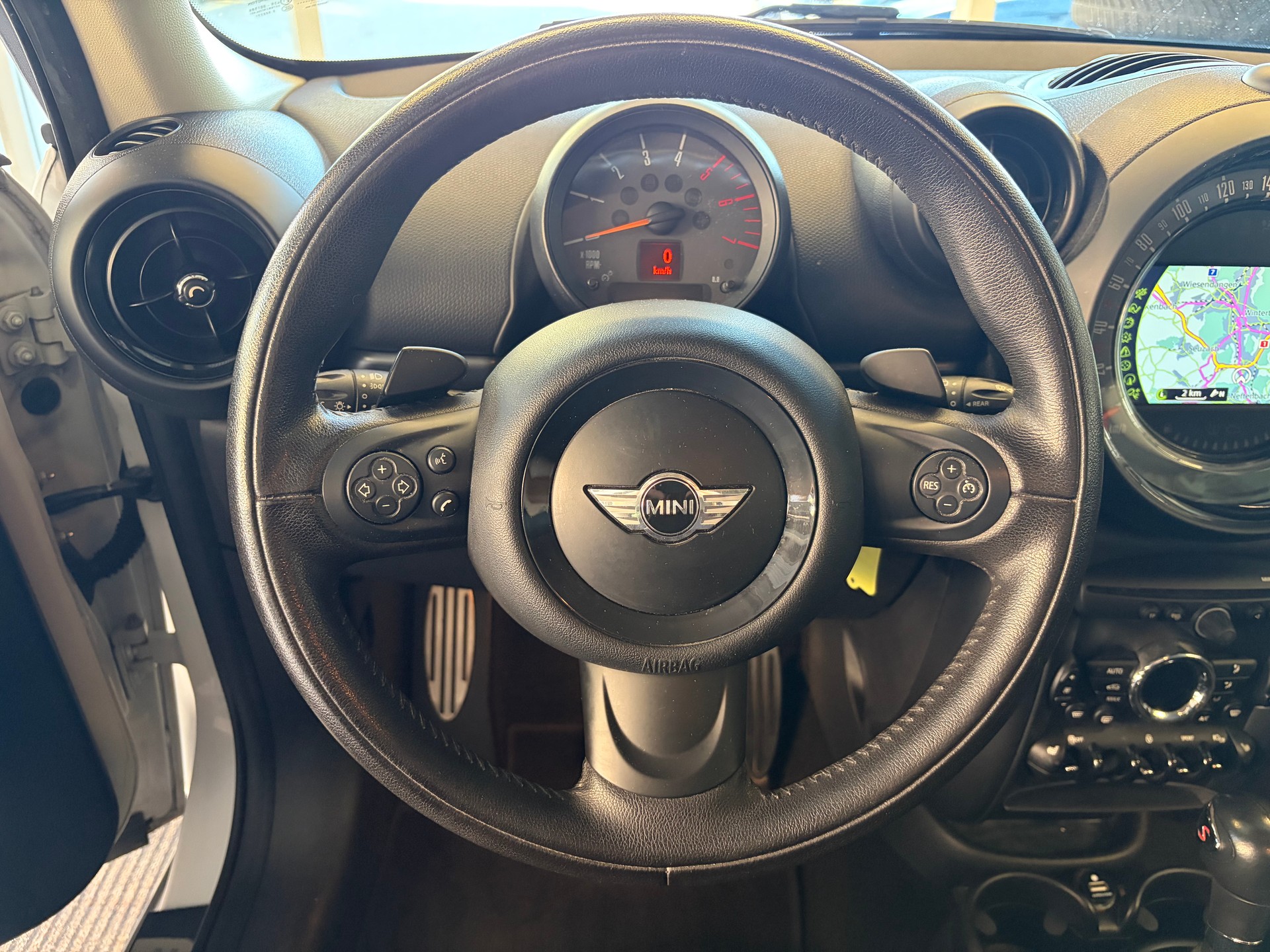 MINI Countryman Cooper SD ALL4 Snowhill | CH | CHILI | WIRED | Xenon | 18" | Piano Black Exterieur |-image-19