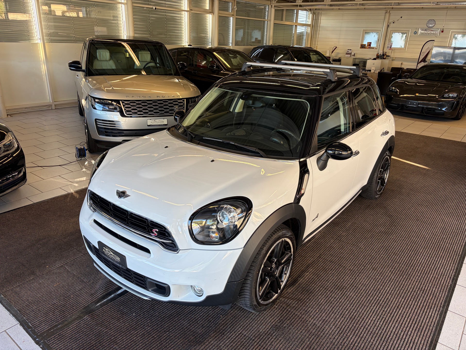 MINI Countryman Cooper SD ALL4 Snowhill | CH | CHILI | WIRED | Xenon | 18" | Piano Black Exterieur |-image-34