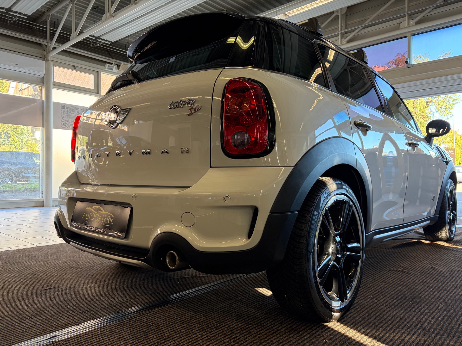 MINI Countryman Cooper SD ALL4 Snowhill | CH | CHILI | WIRED | Xenon | 18" | Piano Black Exterieur |-image-26