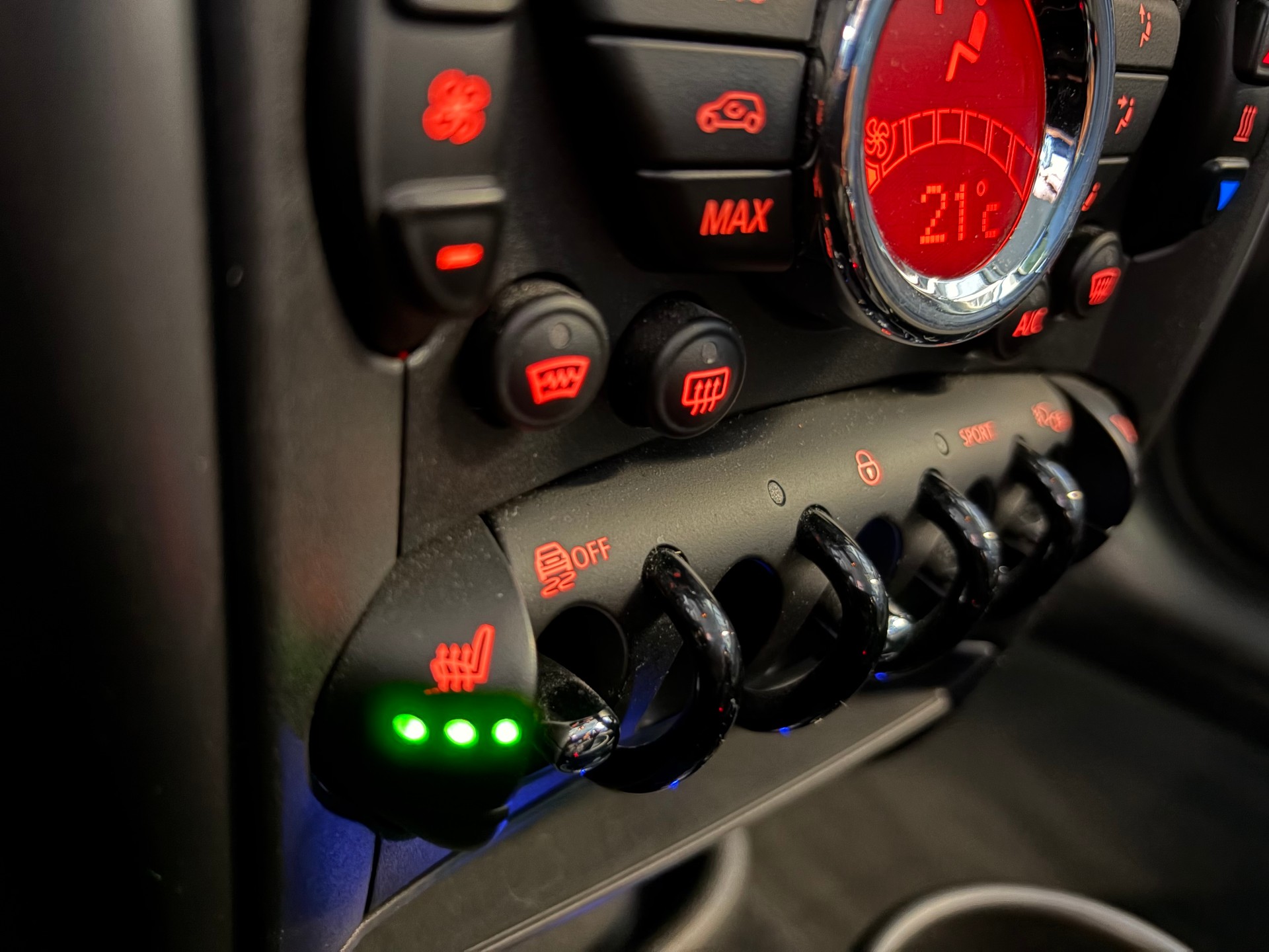 MINI Countryman Cooper SD ALL4 Snowhill | CH | CHILI | WIRED | Xenon | 18" | Piano Black Exterieur |-image-18