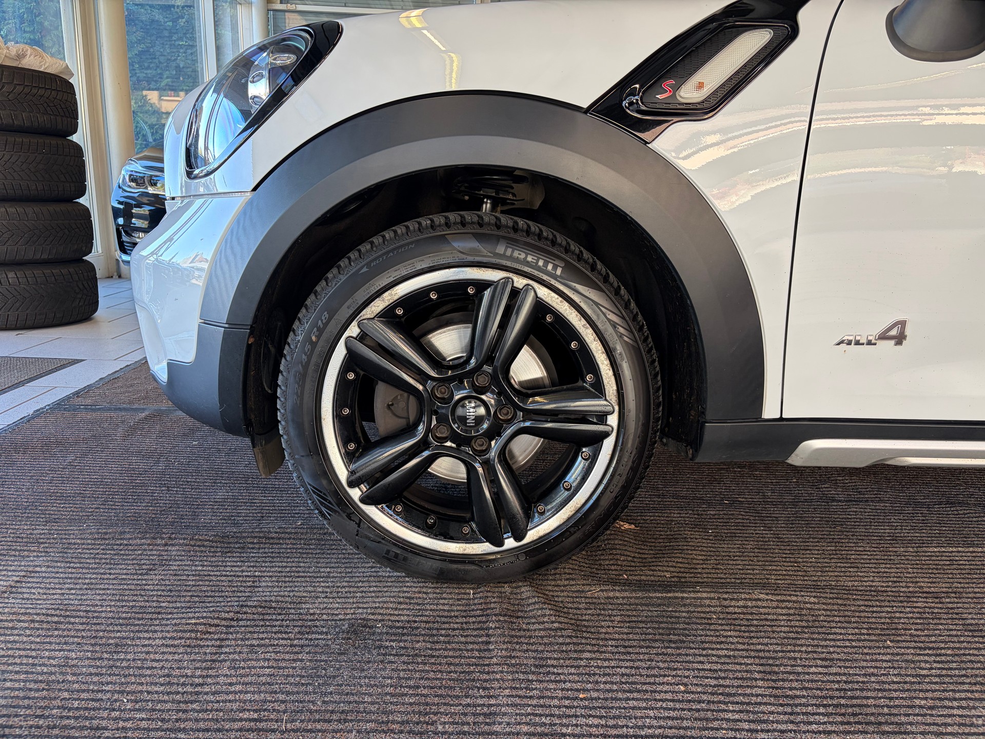 MINI Countryman Cooper SD ALL4 Snowhill | CH | CHILI | WIRED | Xenon | 18" | Piano Black Exterieur |-image-9