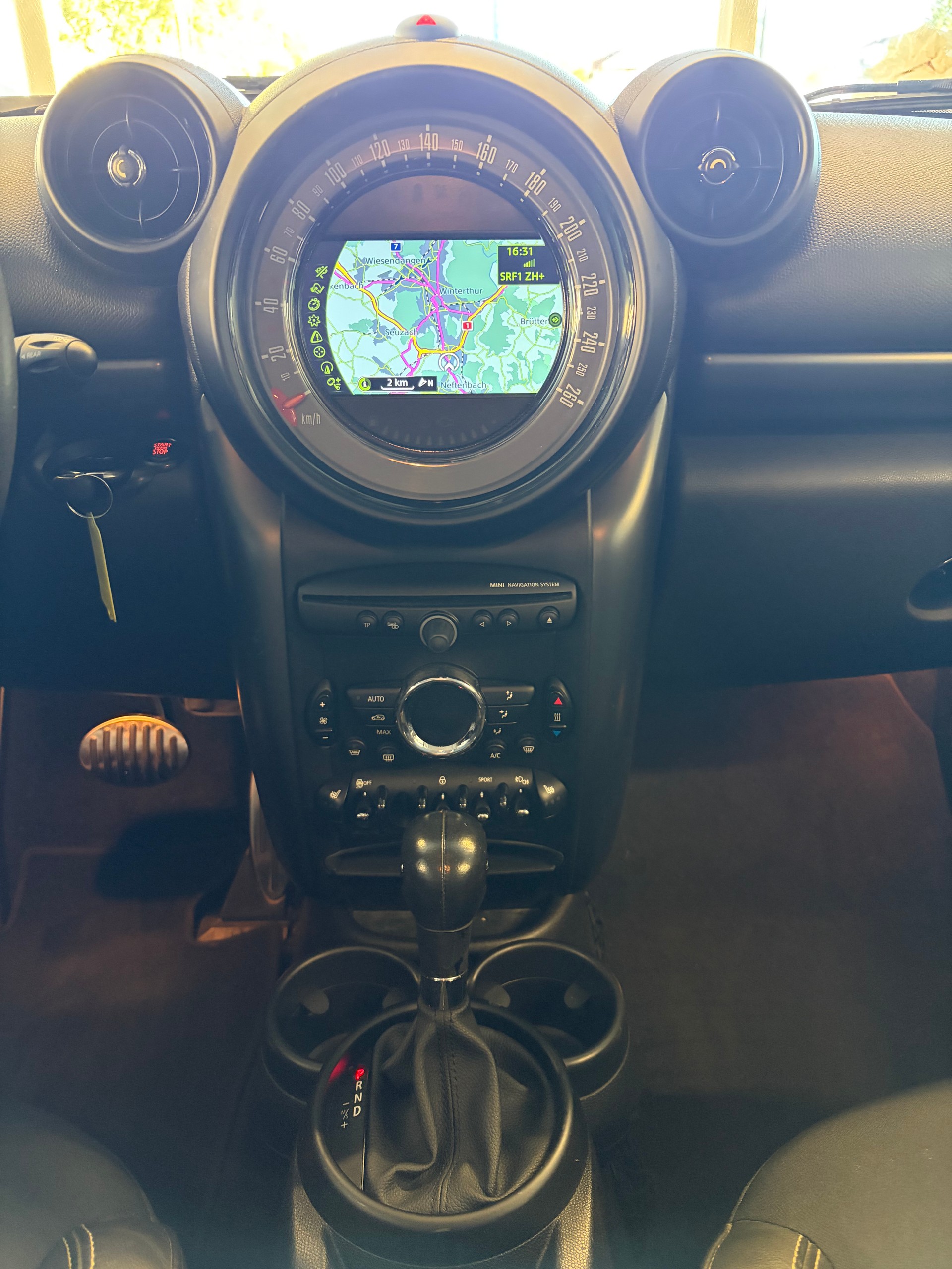 MINI Countryman Cooper SD ALL4 Snowhill | CH | CHILI | WIRED | Xenon | 18" | Piano Black Exterieur |-image-15