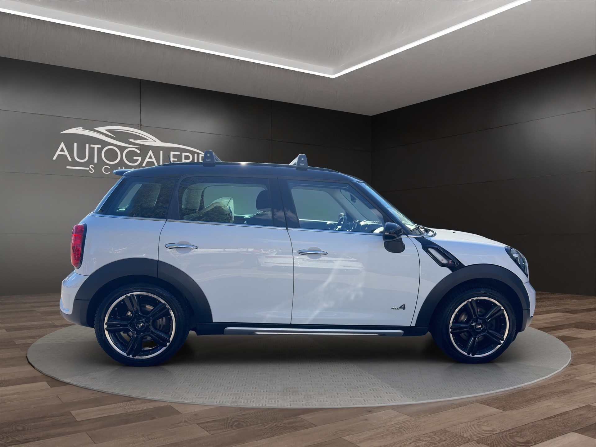 MINI Countryman Cooper SD ALL4 Snowhill | CH | CHILI | WIRED | Xenon | 18" | Piano Black Exterieur |-image-5