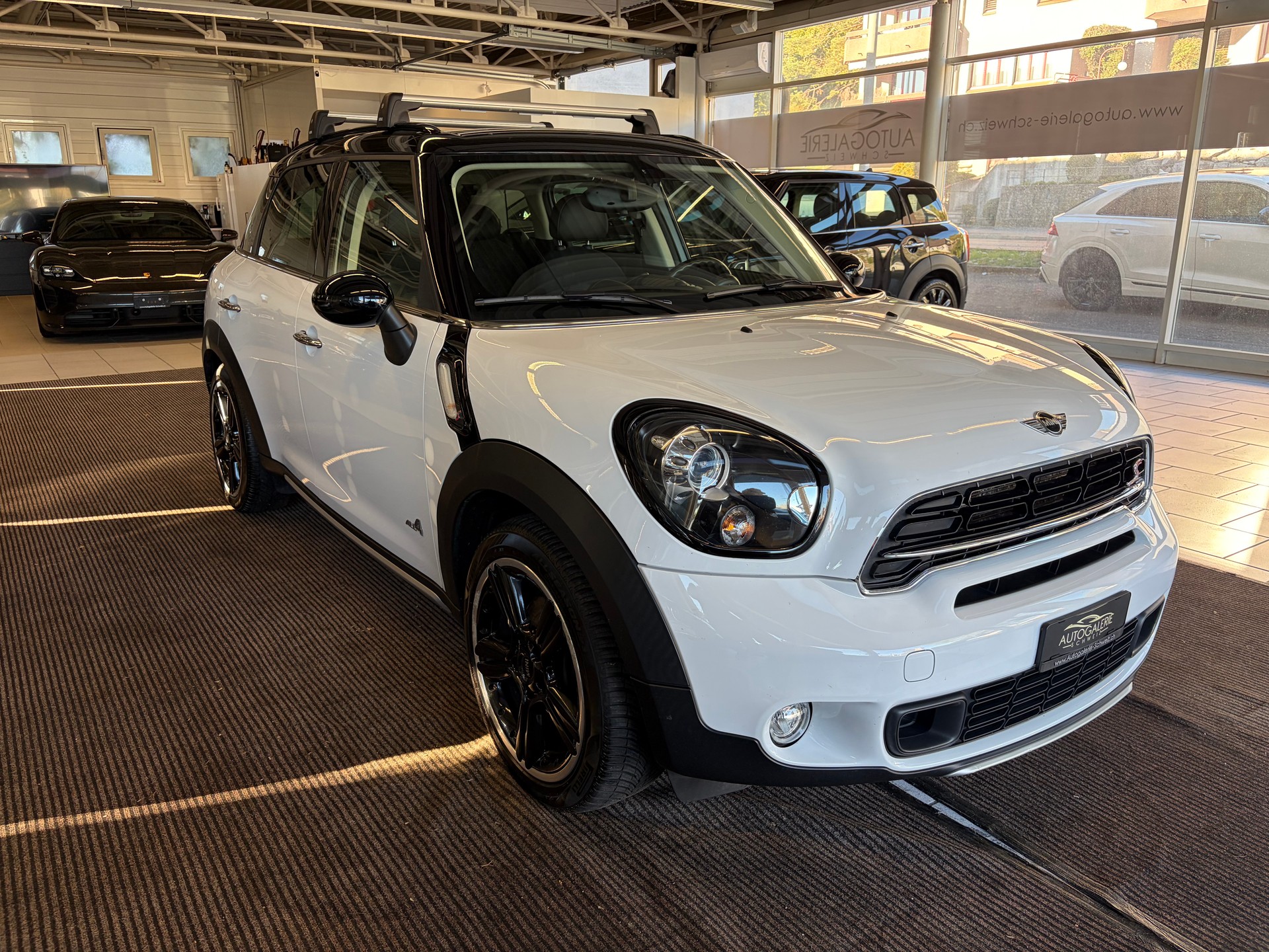 MINI Countryman Cooper SD ALL4 Snowhill | CH | CHILI | WIRED | Xenon | 18" | Piano Black Exterieur |-image-31