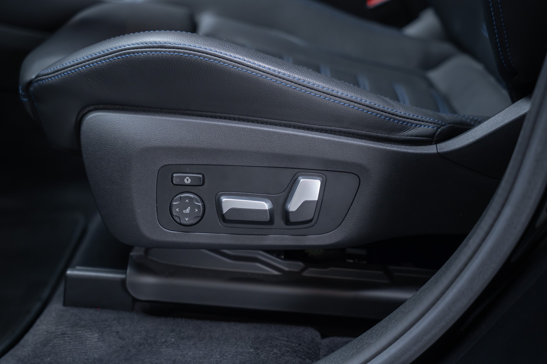 BMW X3 M40i / HeadUp / Harman/Kardon / Rückfahrkamera-image-12