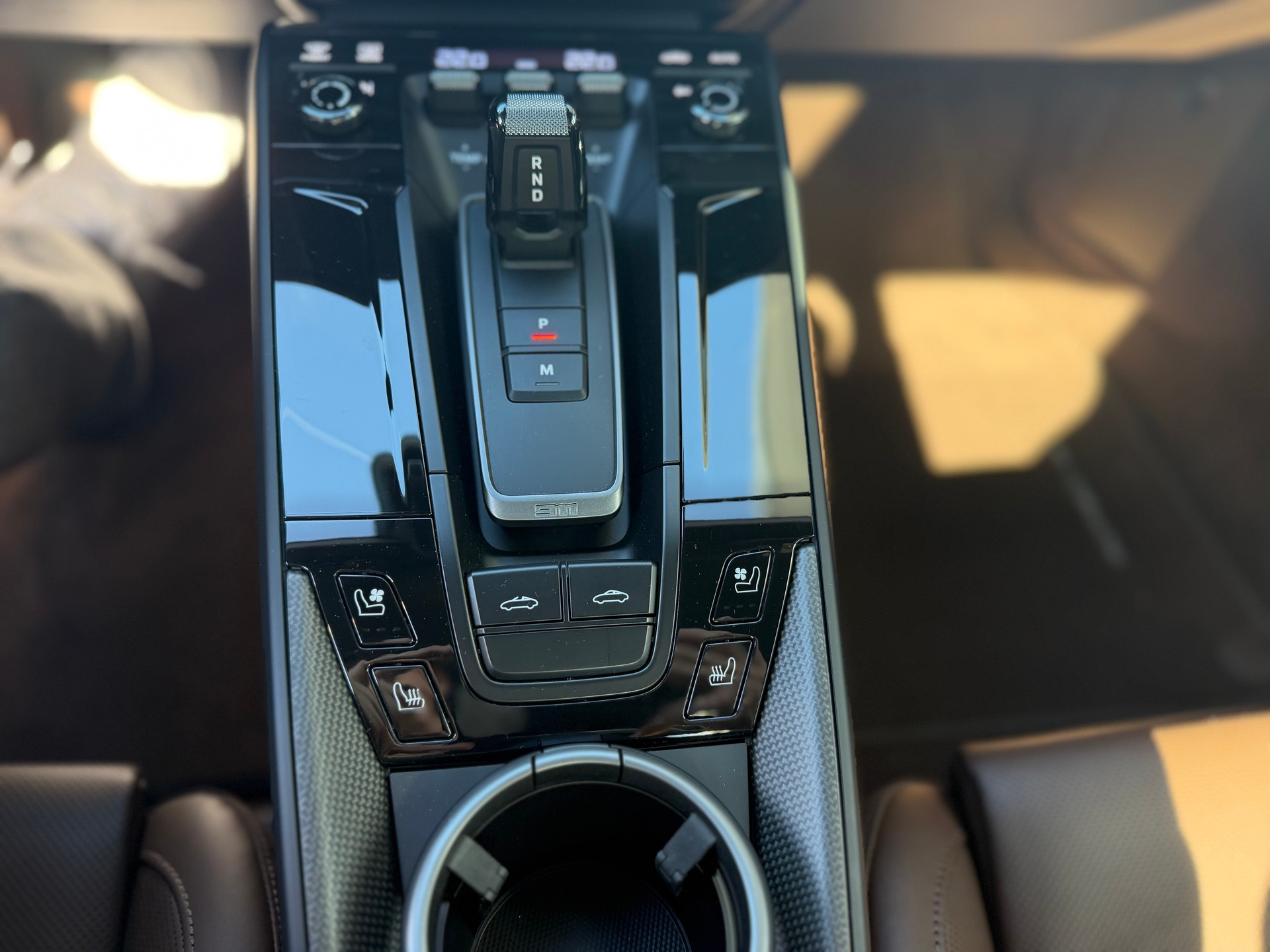 PORSCHE 911 Carrera 4 Cabriolet GTS PDK-image-29