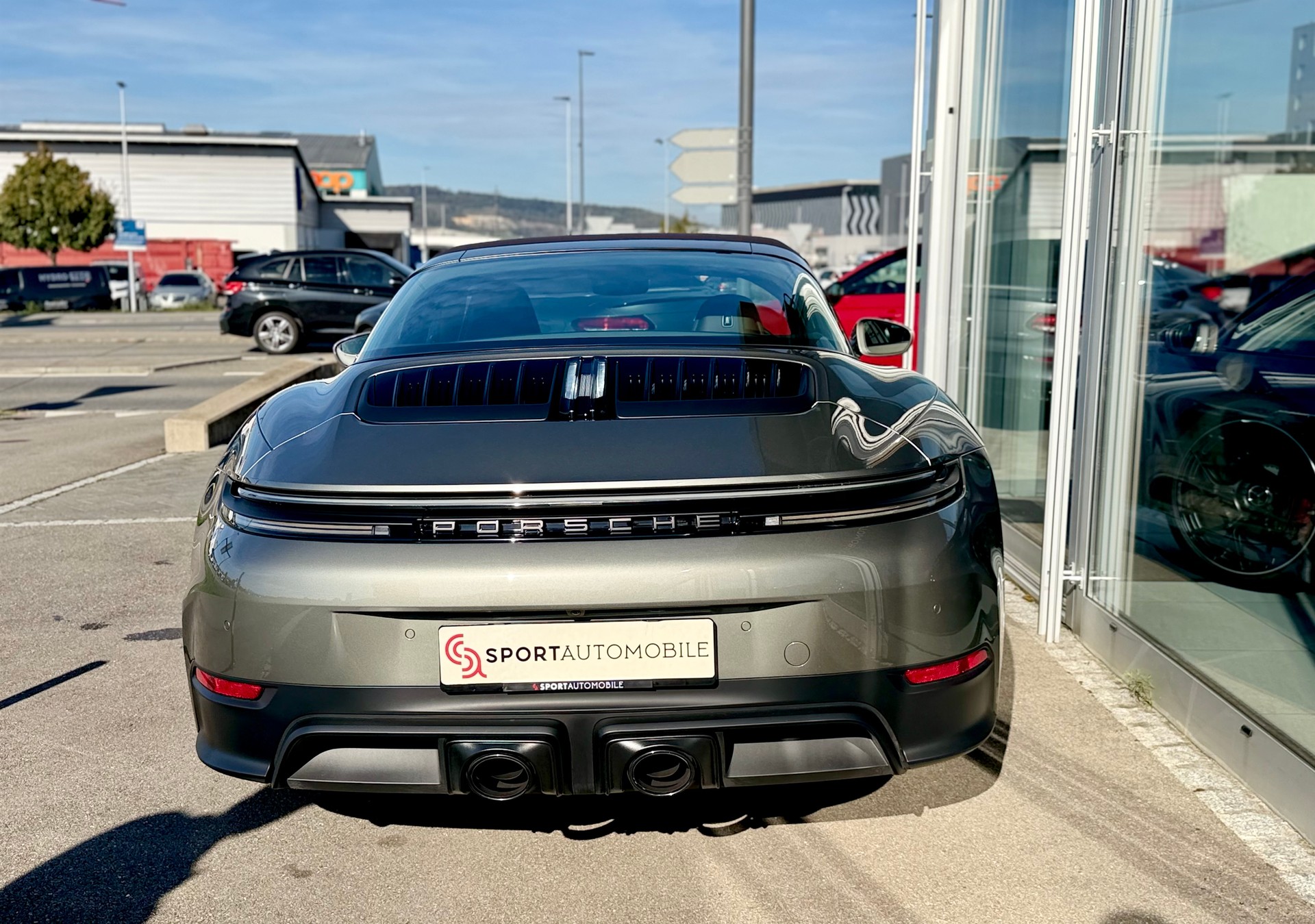PORSCHE 911 Carrera 4 Cabriolet GTS PDK-image-10