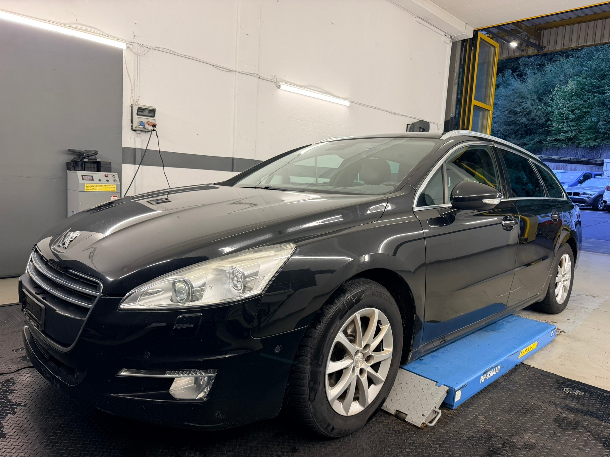 Car photo