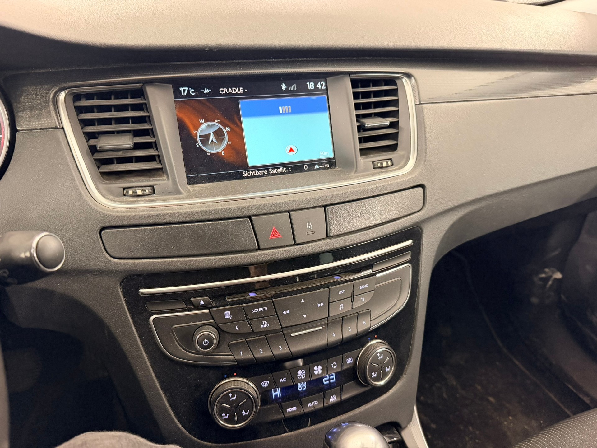 PEUGEOT 508 SW 2.0 HDI Business Automatic-image-10