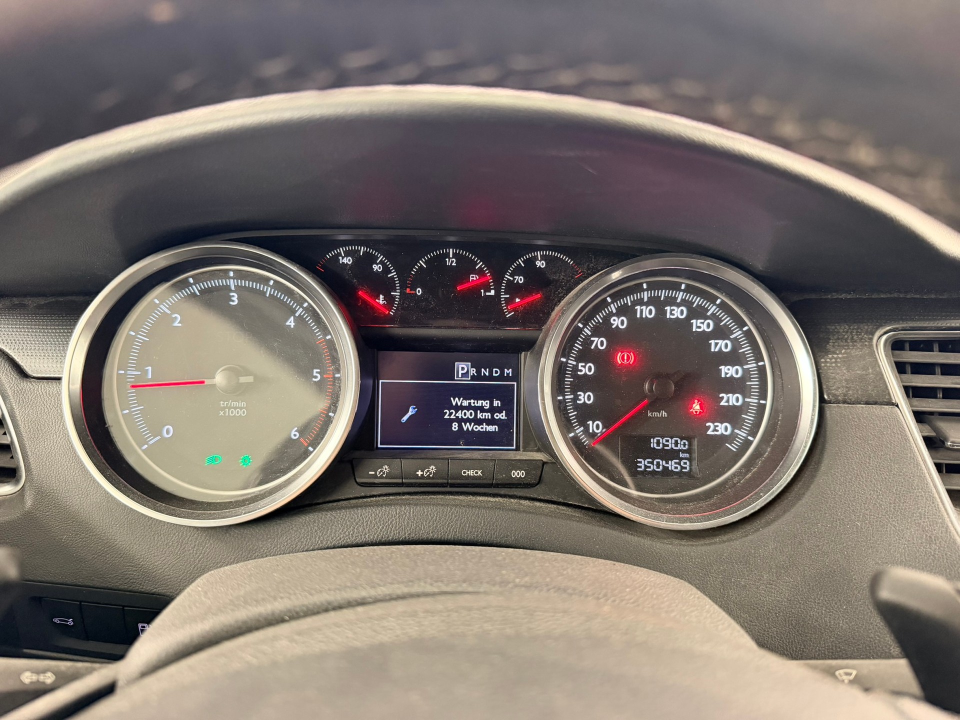PEUGEOT 508 SW 2.0 HDI Business Automatic-image-9