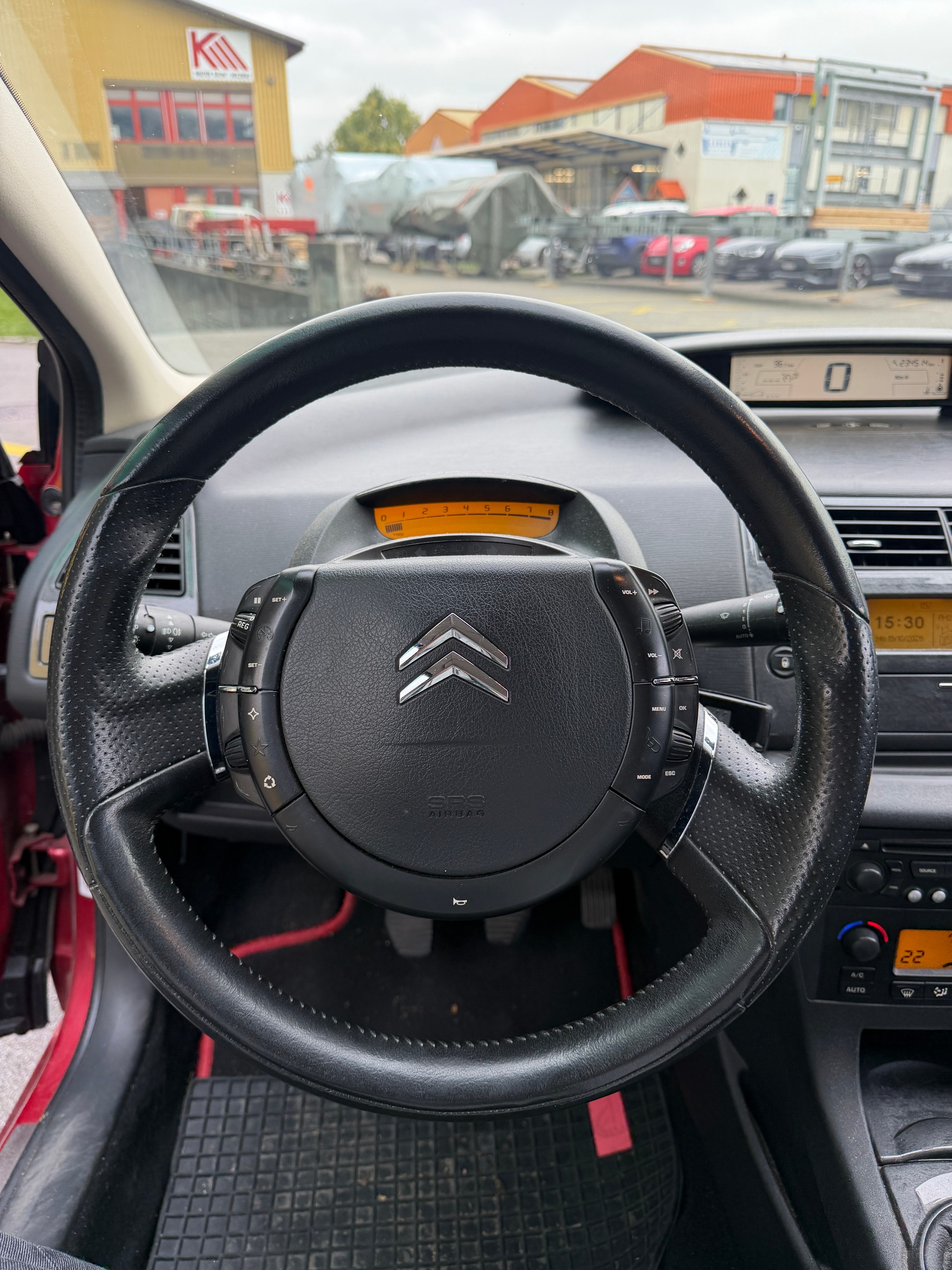 CITROEN C4 Berline 2.0i 16V Edition-image-12