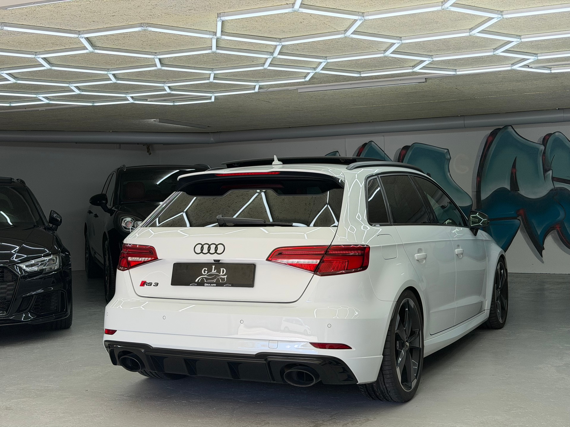AUDI RS3 Sportback 2.5 TSI quattro S-tronic * CH Auto / H&R *-image-4