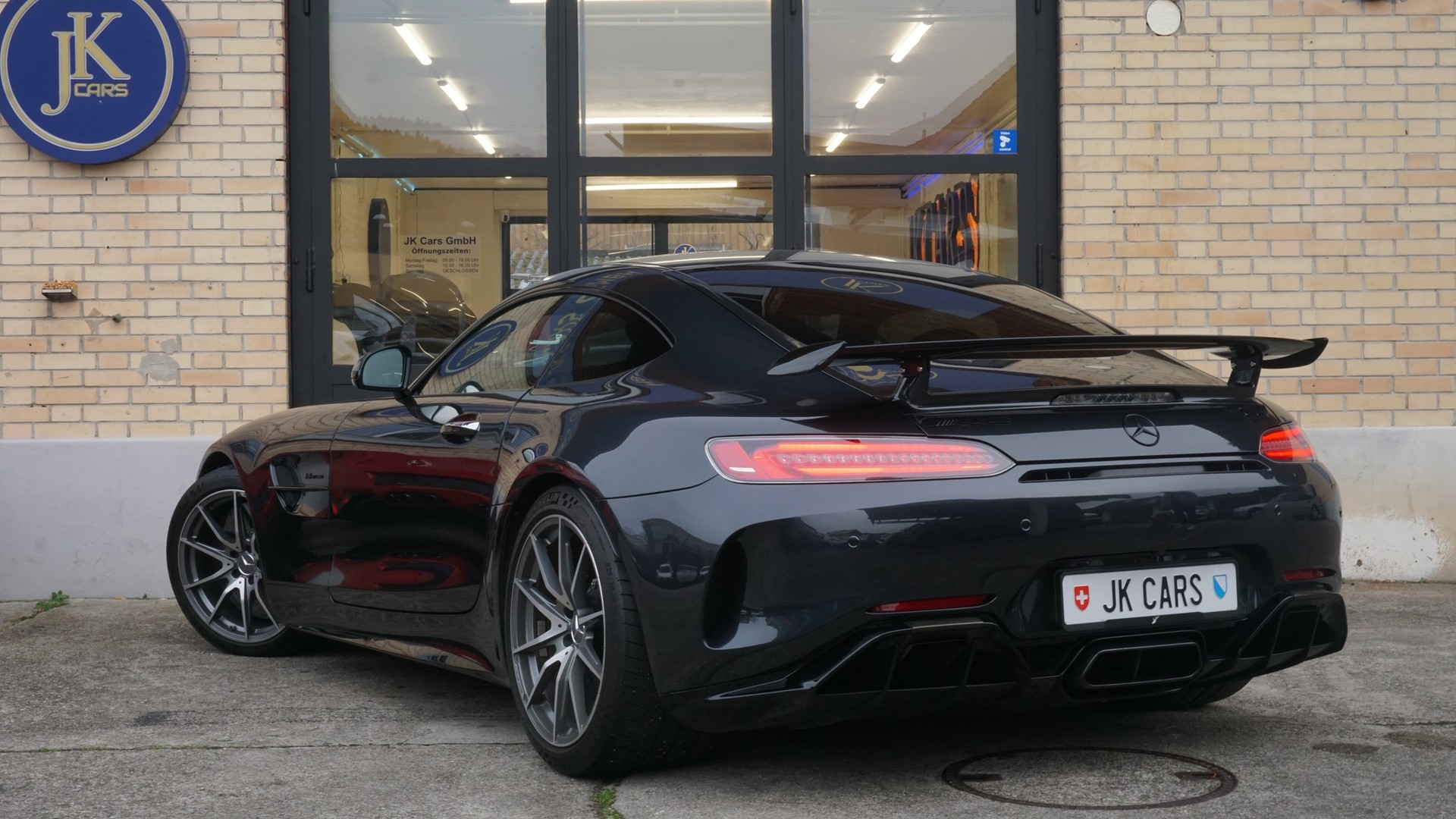 MERCEDES-BENZ AMG GT R Speedshift DCT-image-6