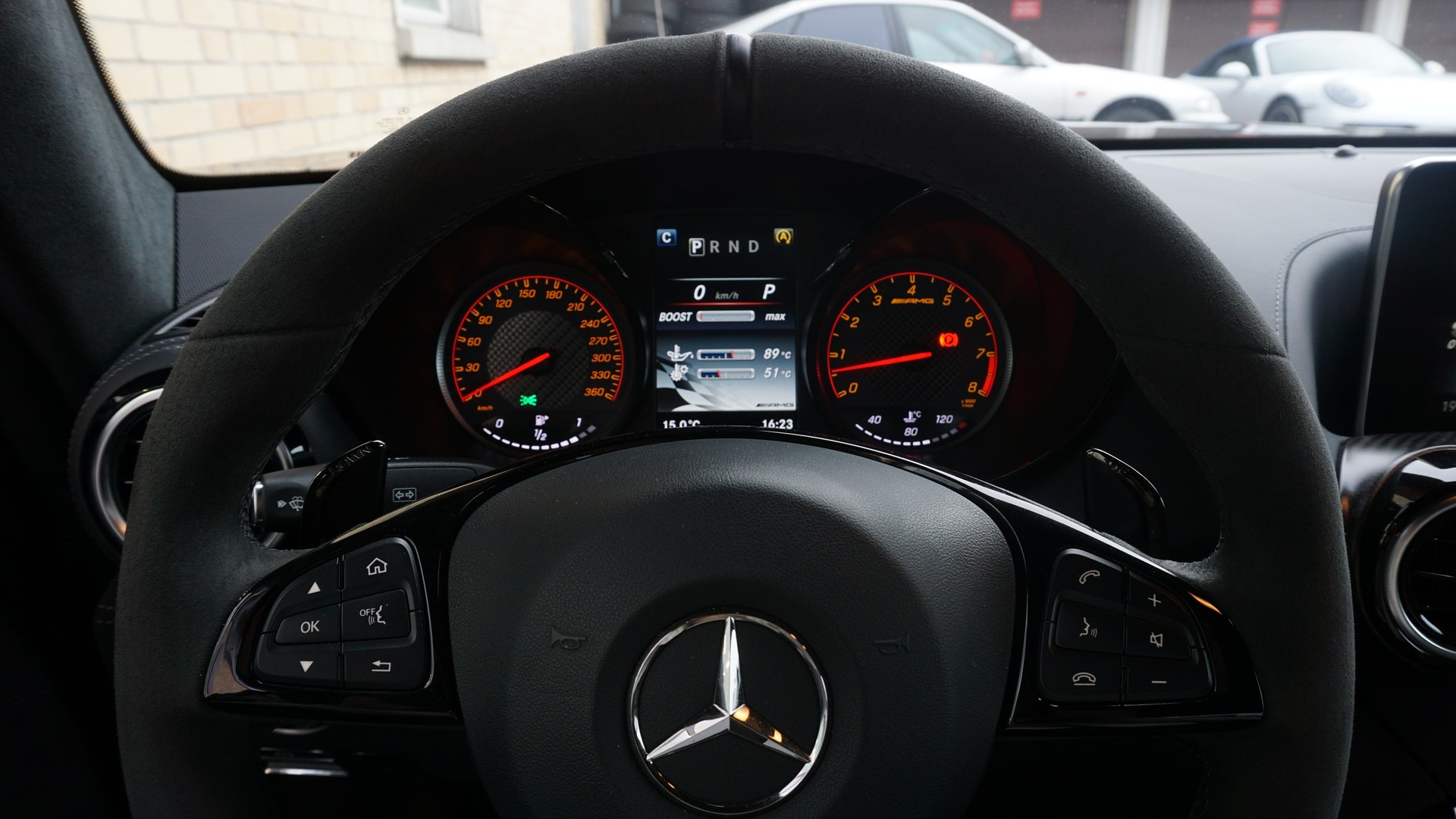 MERCEDES-BENZ AMG GT R Speedshift DCT-image-12