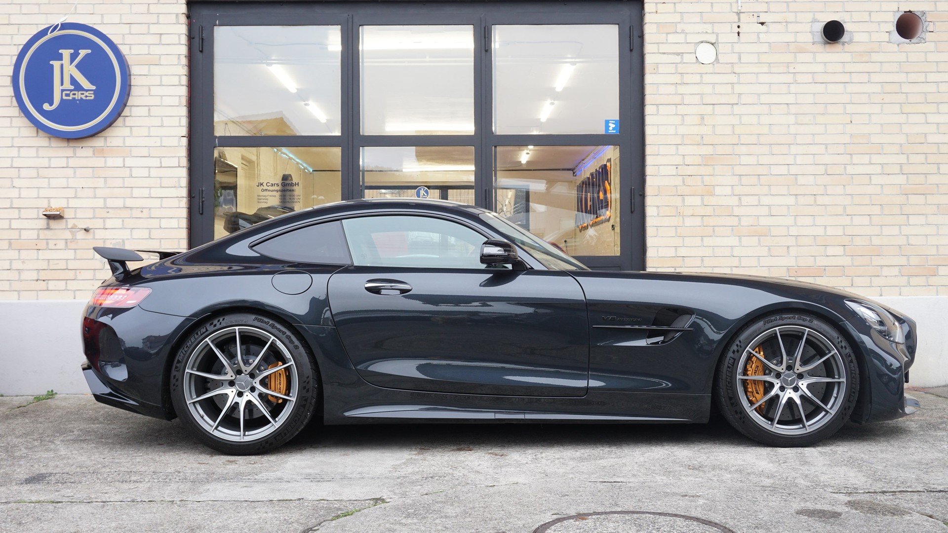 MERCEDES-BENZ AMG GT R Speedshift DCT-image-5