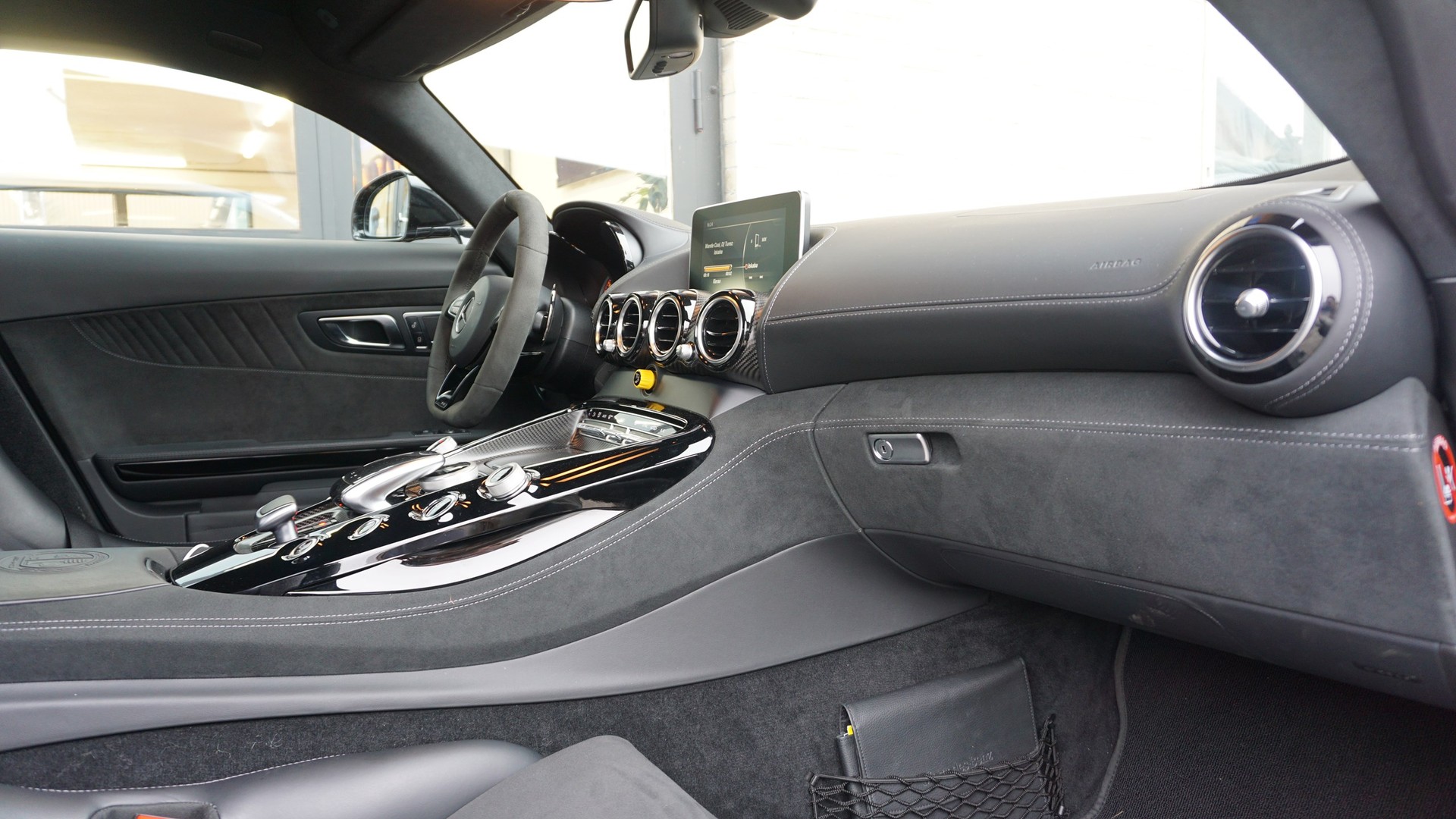 MERCEDES-BENZ AMG GT R Speedshift DCT-image-17