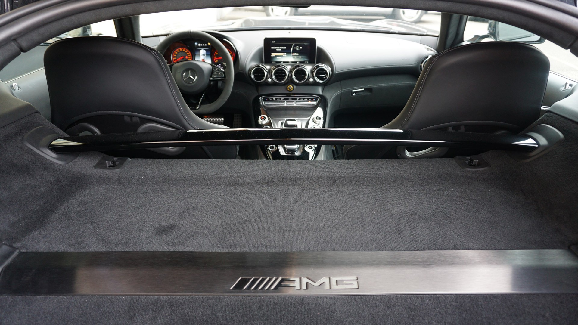 MERCEDES-BENZ AMG GT R Speedshift DCT-image-14