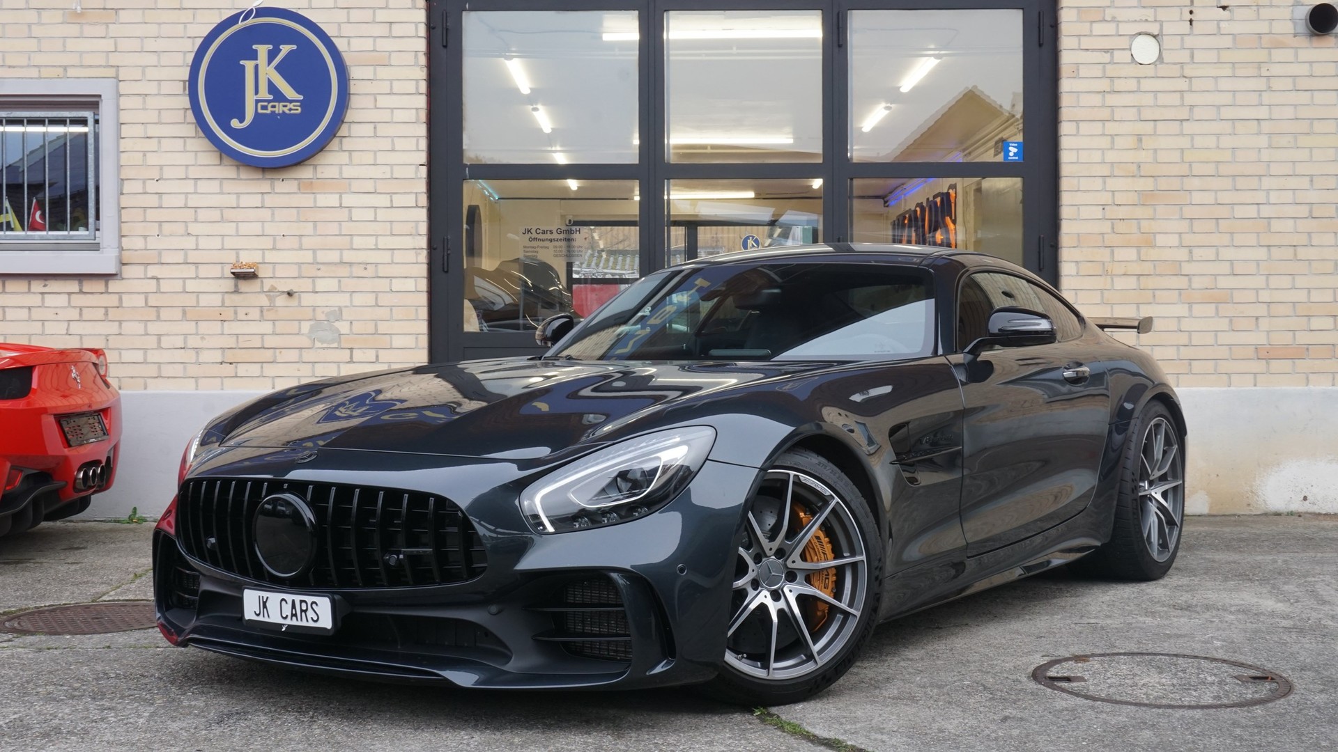 MERCEDES-BENZ AMG GT R Speedshift DCT-image-1