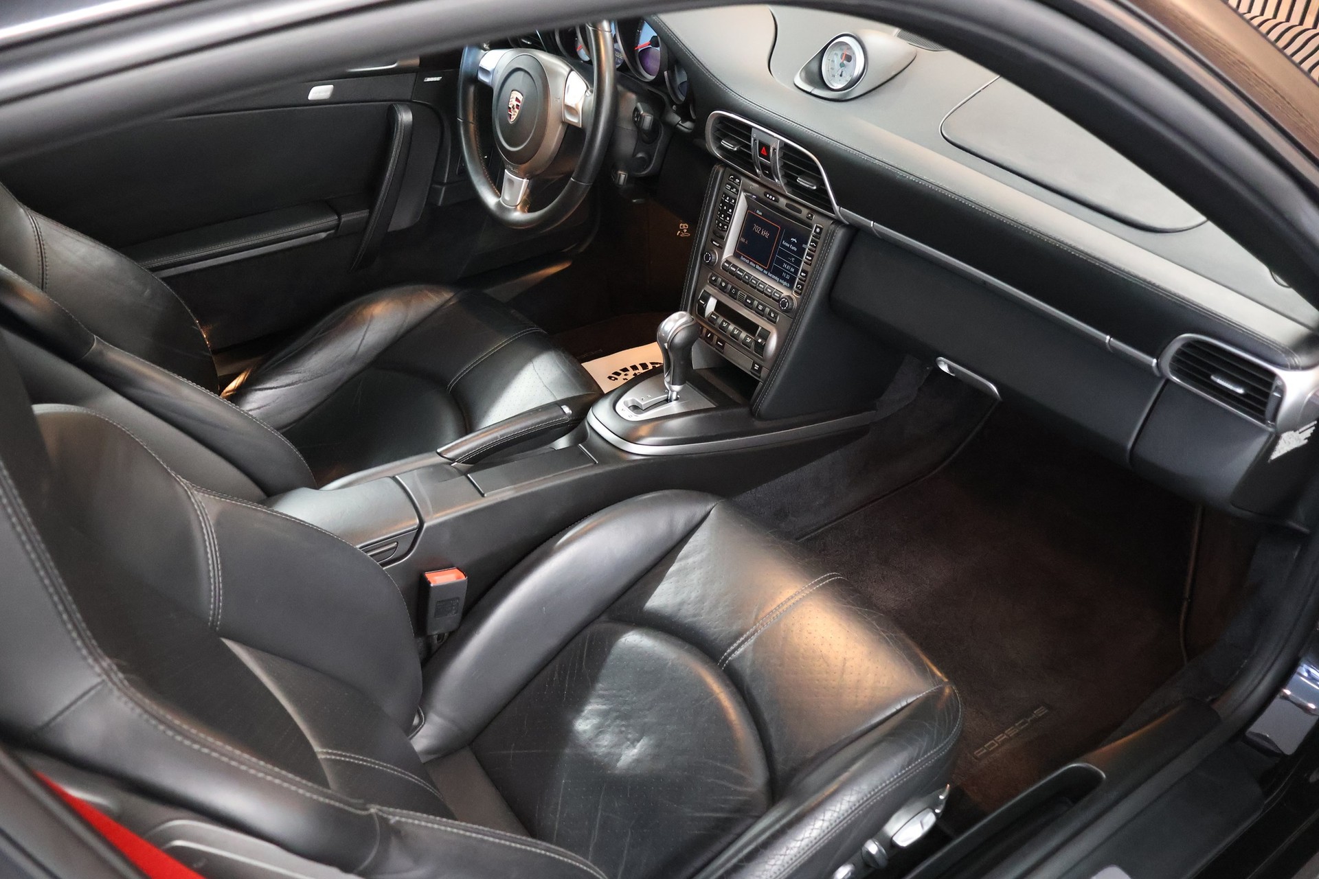 PORSCHE 911 Turbo-image-11