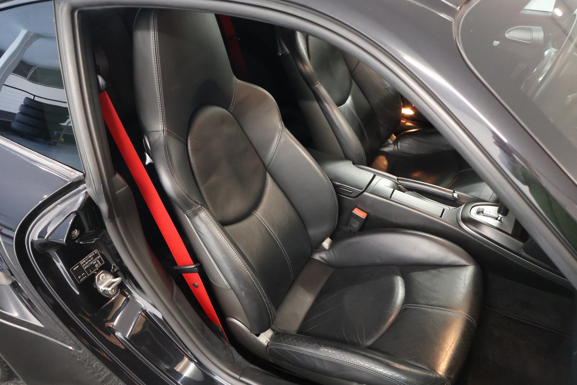 PORSCHE 911 Turbo-image-13