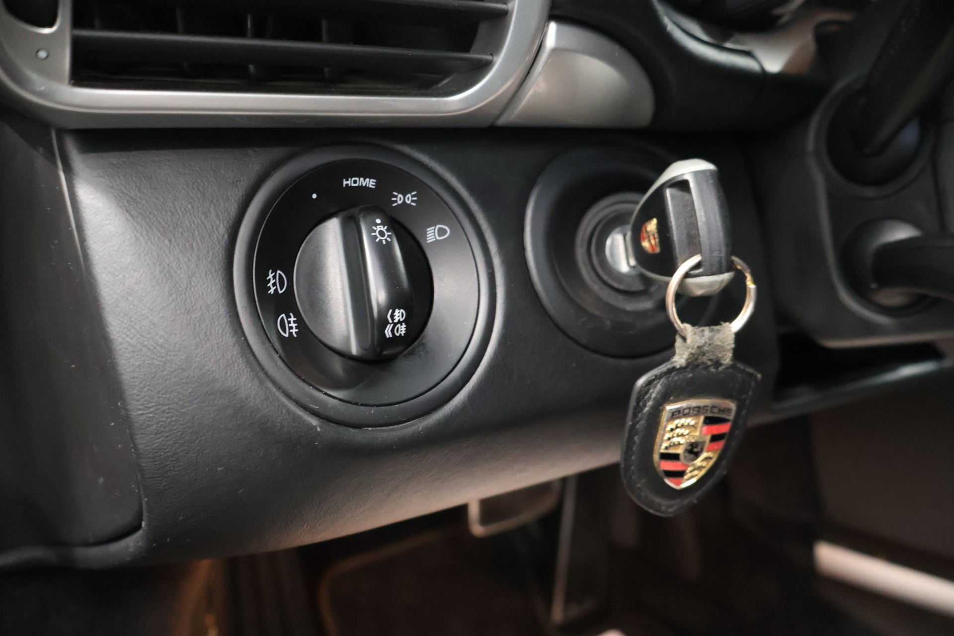 PORSCHE 911 Turbo-image-19