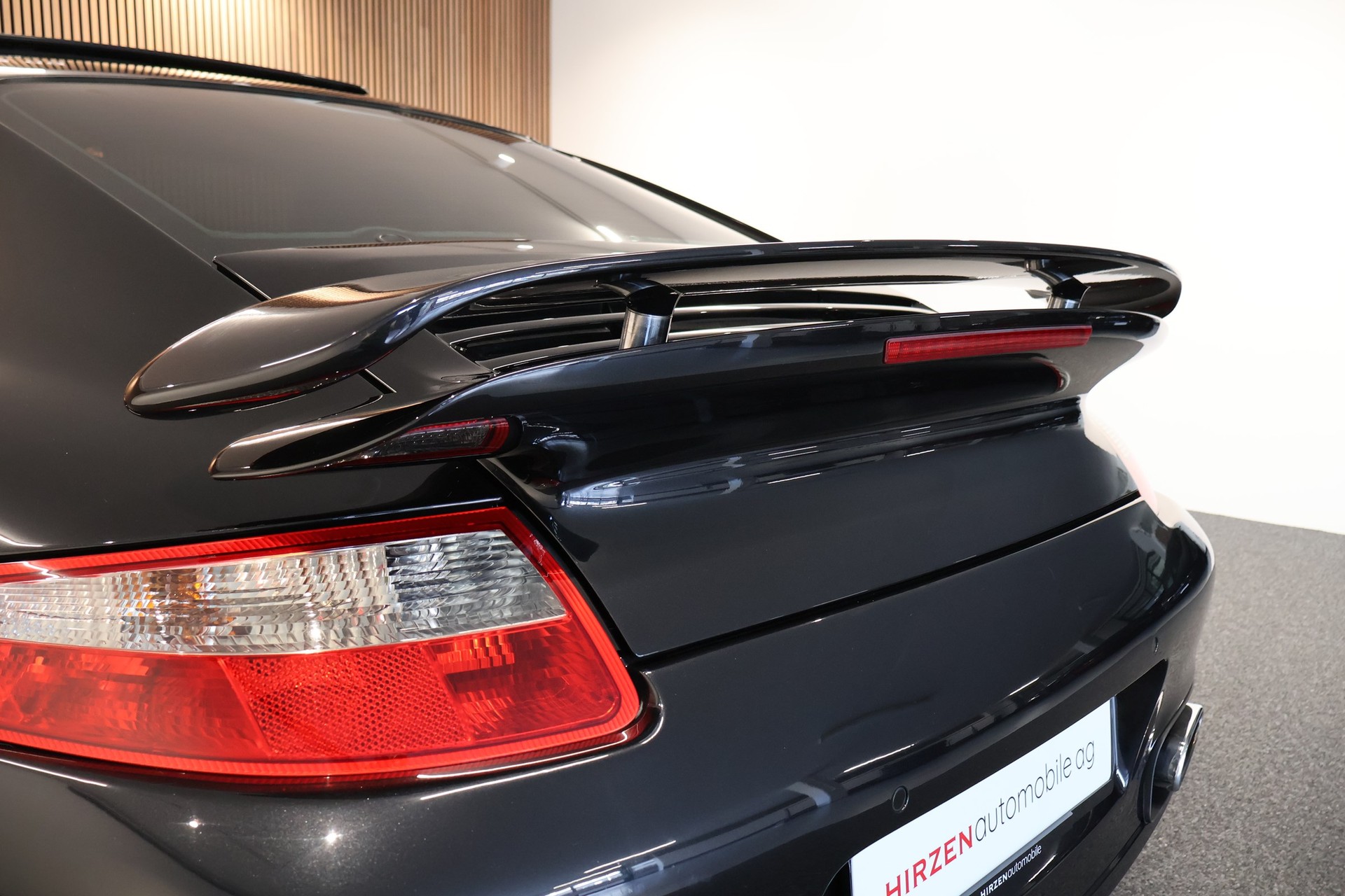 PORSCHE 911 Turbo-image-24