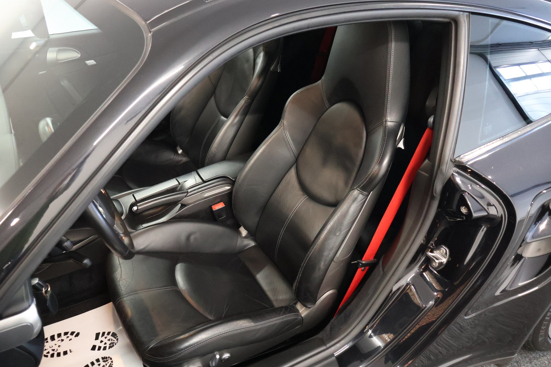 PORSCHE 911 Turbo-image-10