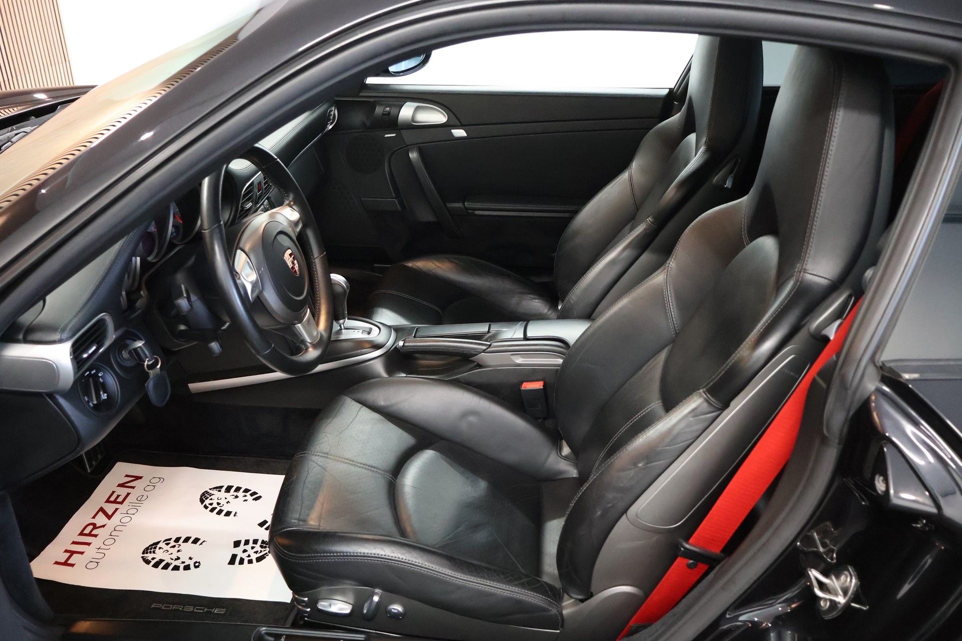 PORSCHE 911 Turbo-image-9