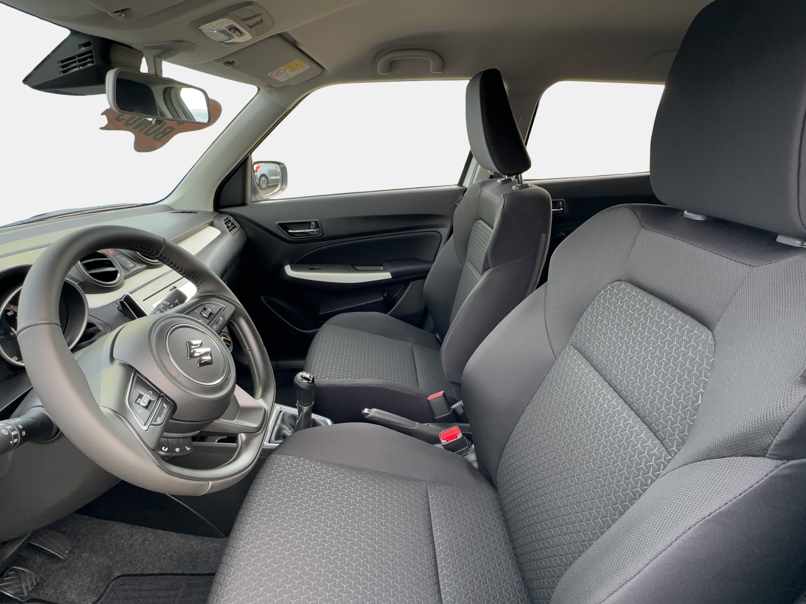 SUZUKI Swift 1.2/83 Compact+ Hybrid 4x4-image-8