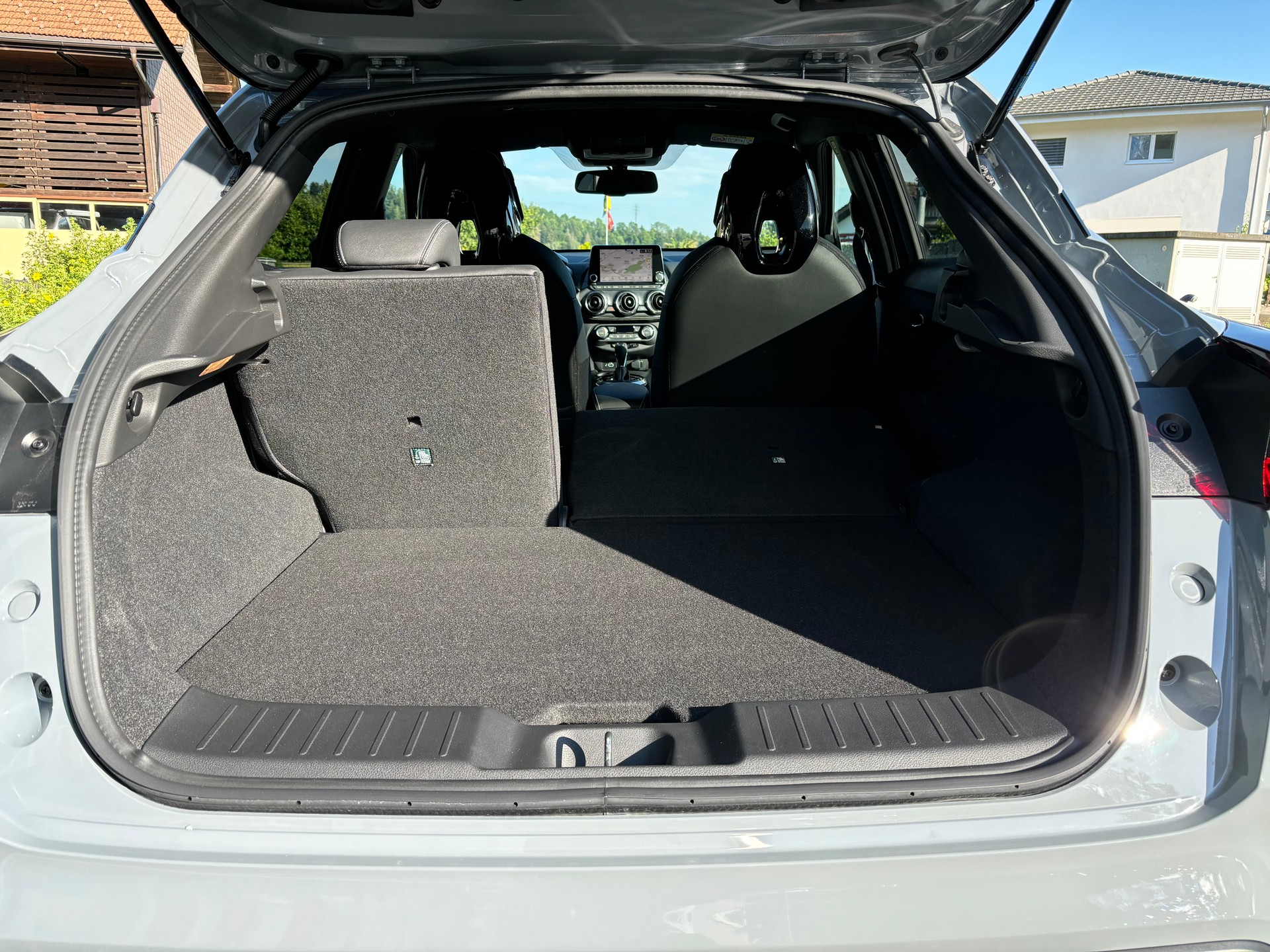 NISSAN Juke 1.6 FHEV Tekna-image-5
