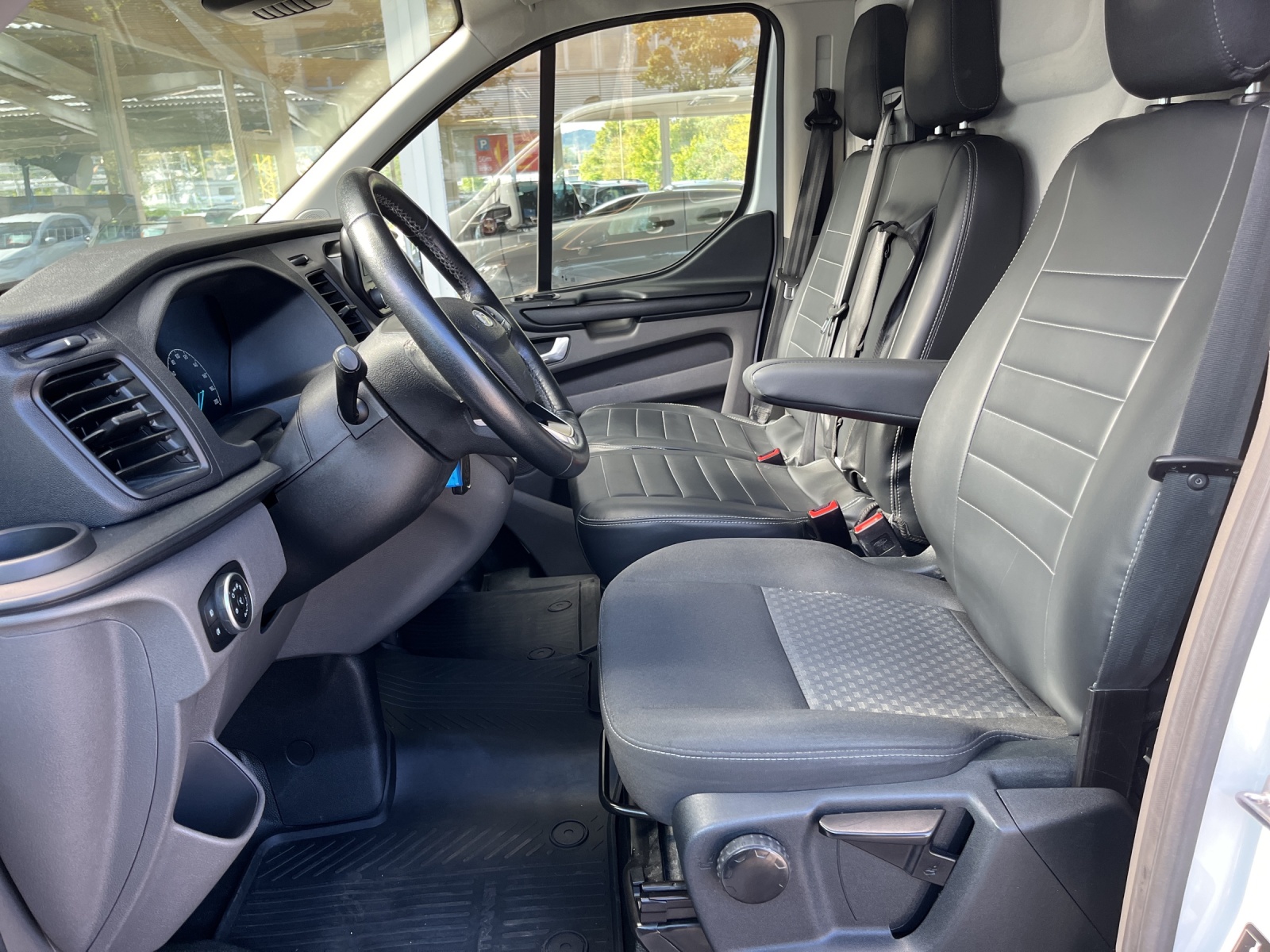 FORD Transit Custom Van 280 L1H1 Trend A-image-6
