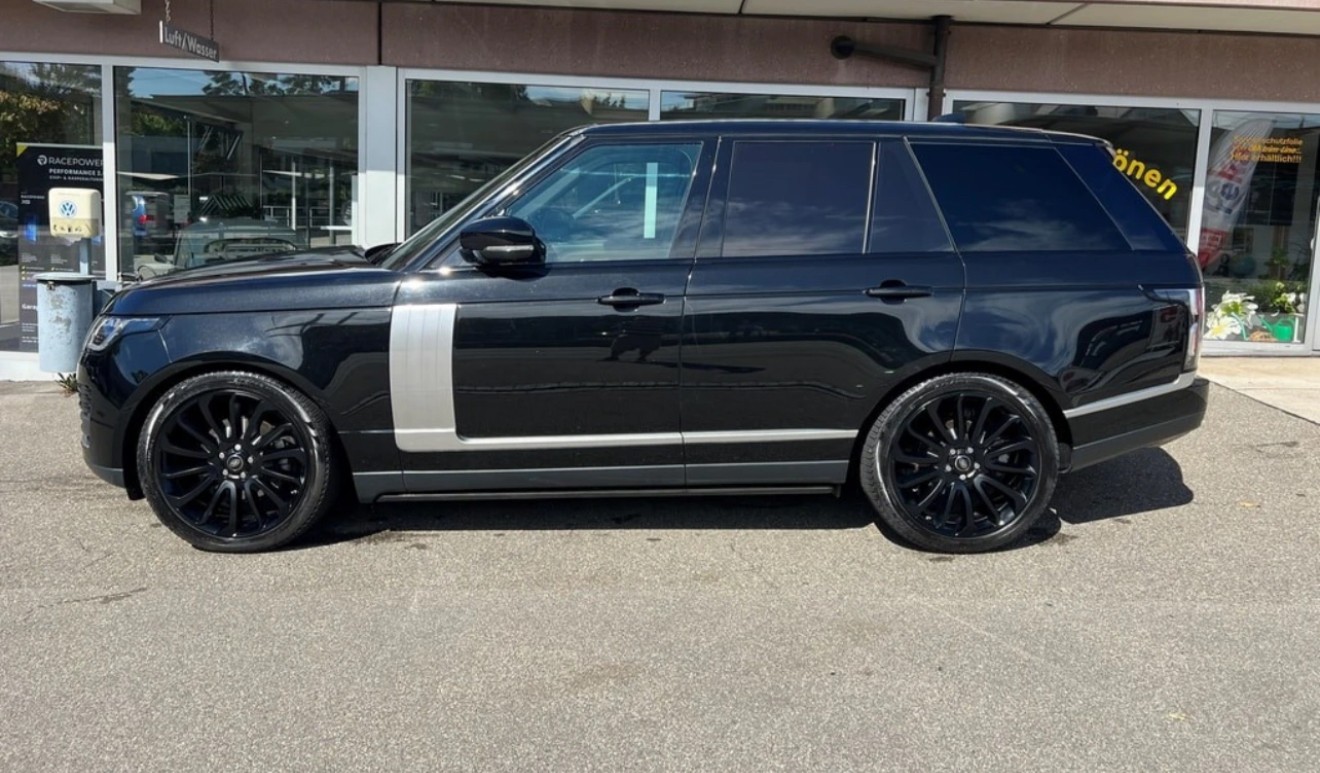 LAND ROVER RANGE ROVER Facelift 3.0 TDV6 Vogue 5-Sitzer Automatic All Black CH-Auto nur Land-Rover Service-image-1